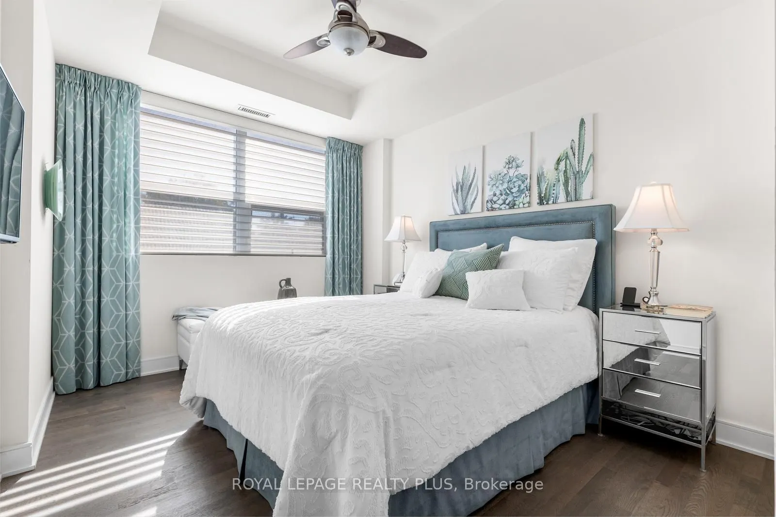 1575 lakeshore Road W, #327