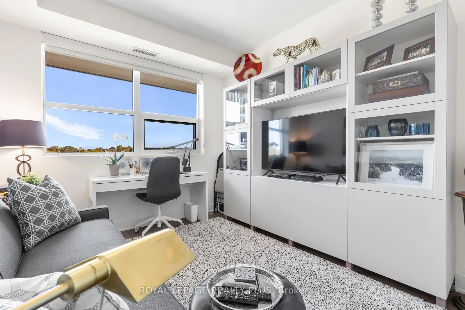 1575 lakeshore Road W, #327