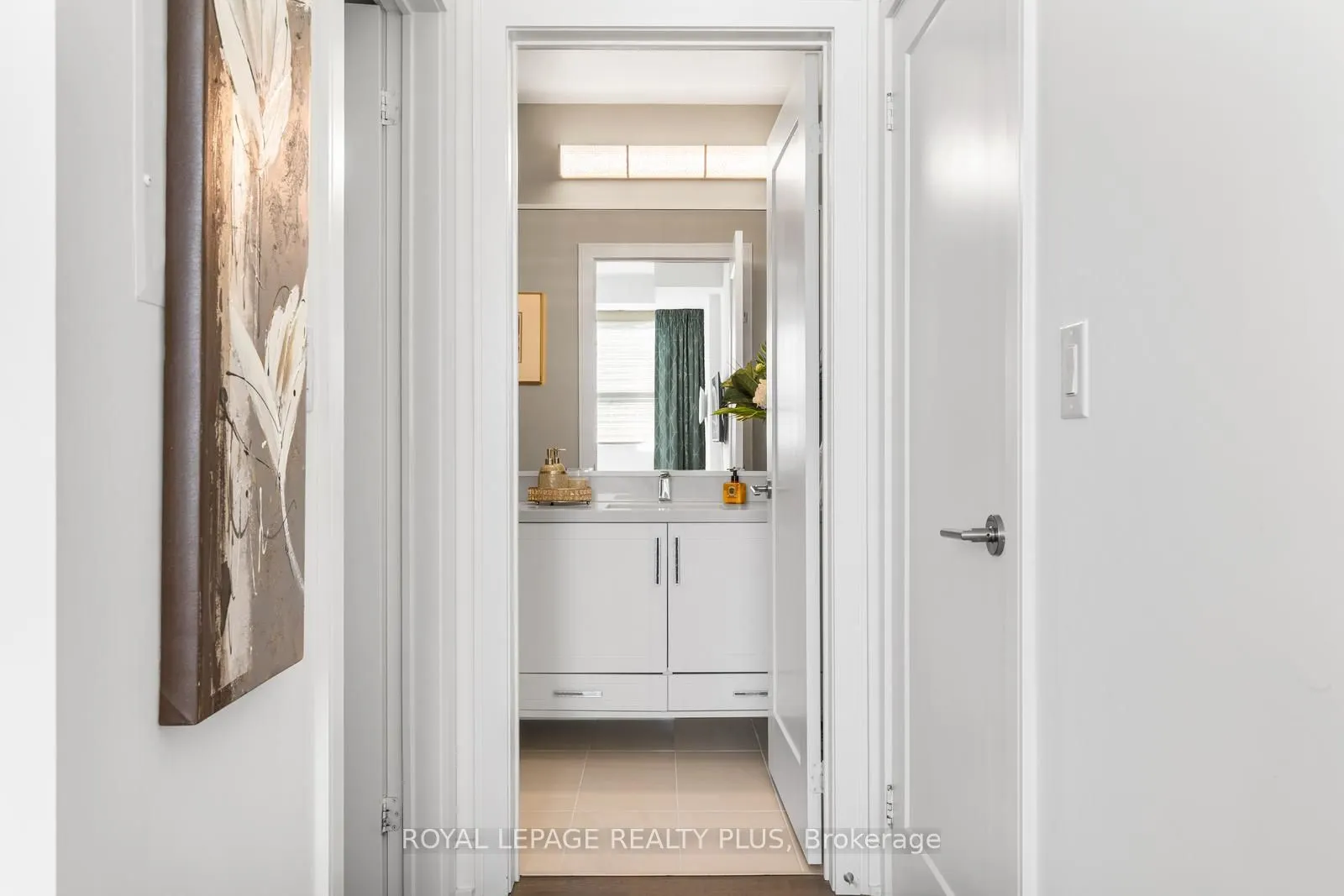 1575 lakeshore Road W, #327