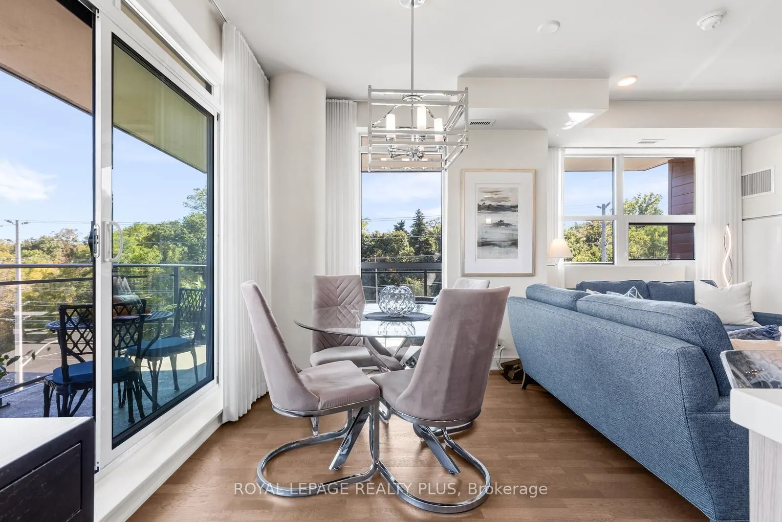 1575 lakeshore Road W, #327