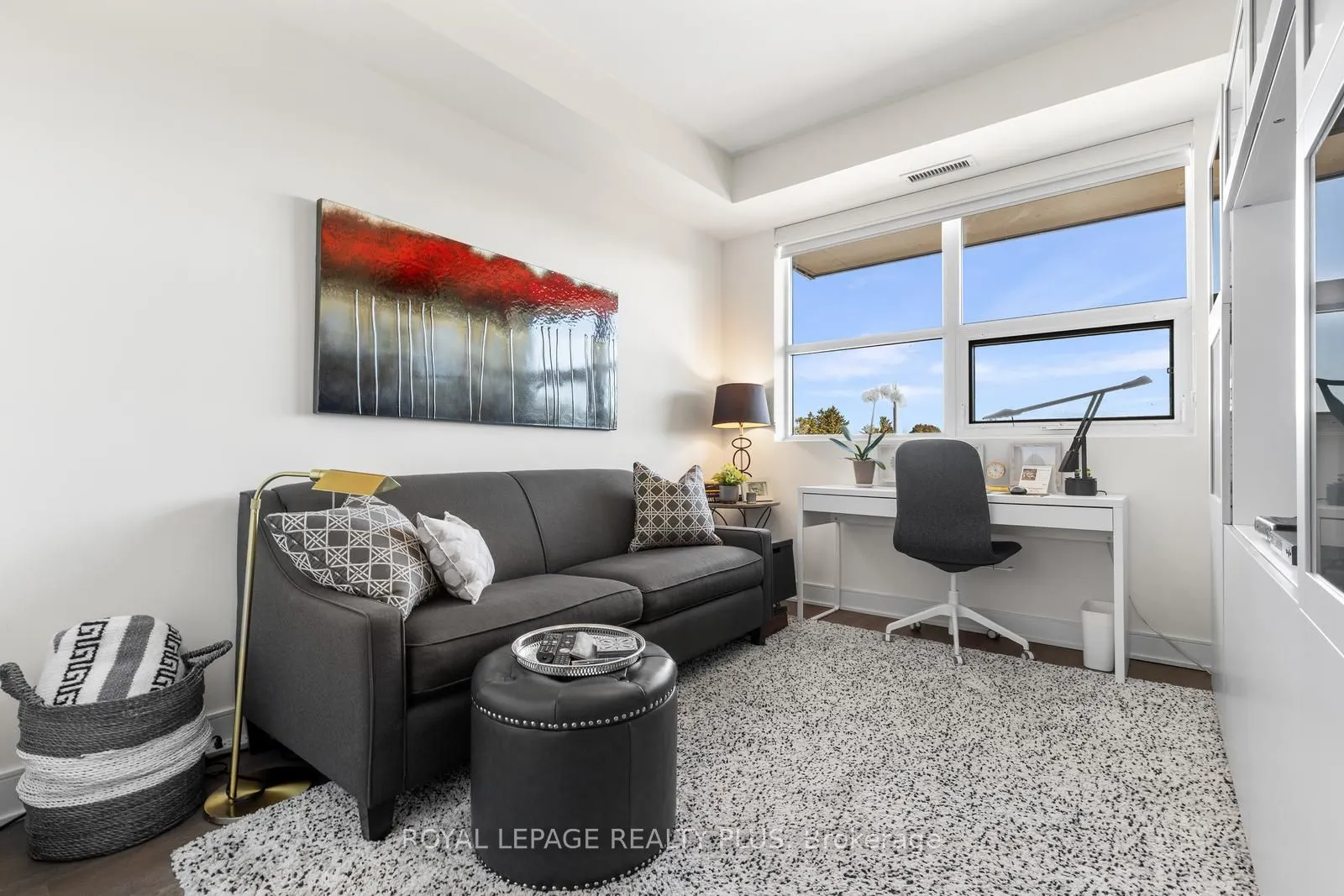 1575 lakeshore Road W, #327