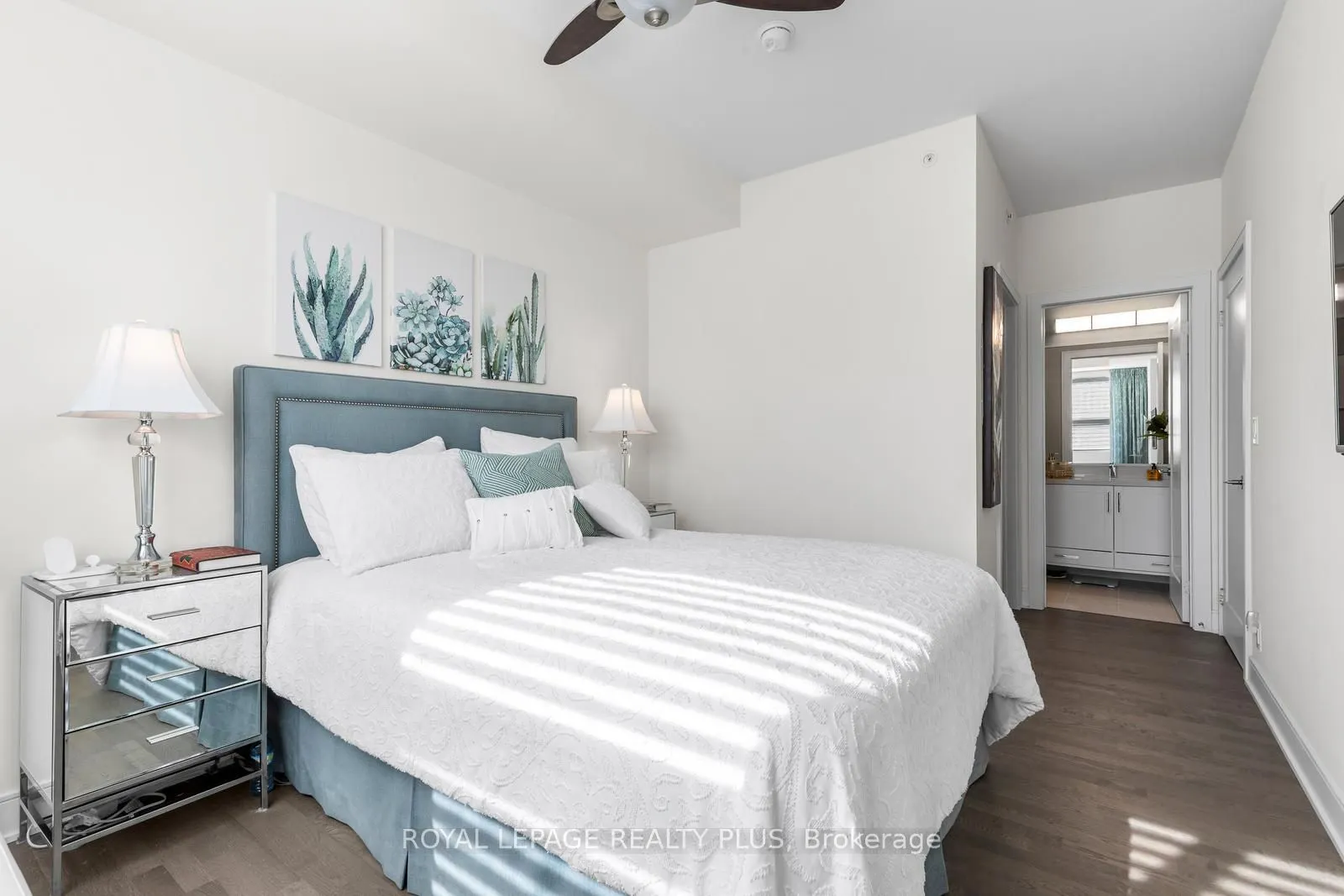 1575 lakeshore Road W, #327