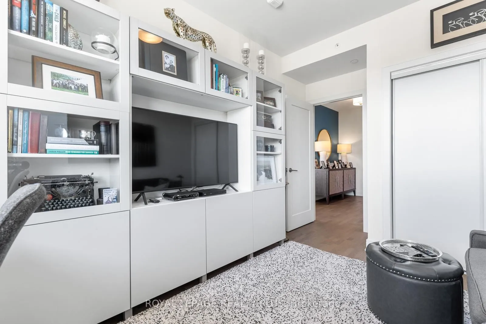 1575 lakeshore Road W, #327