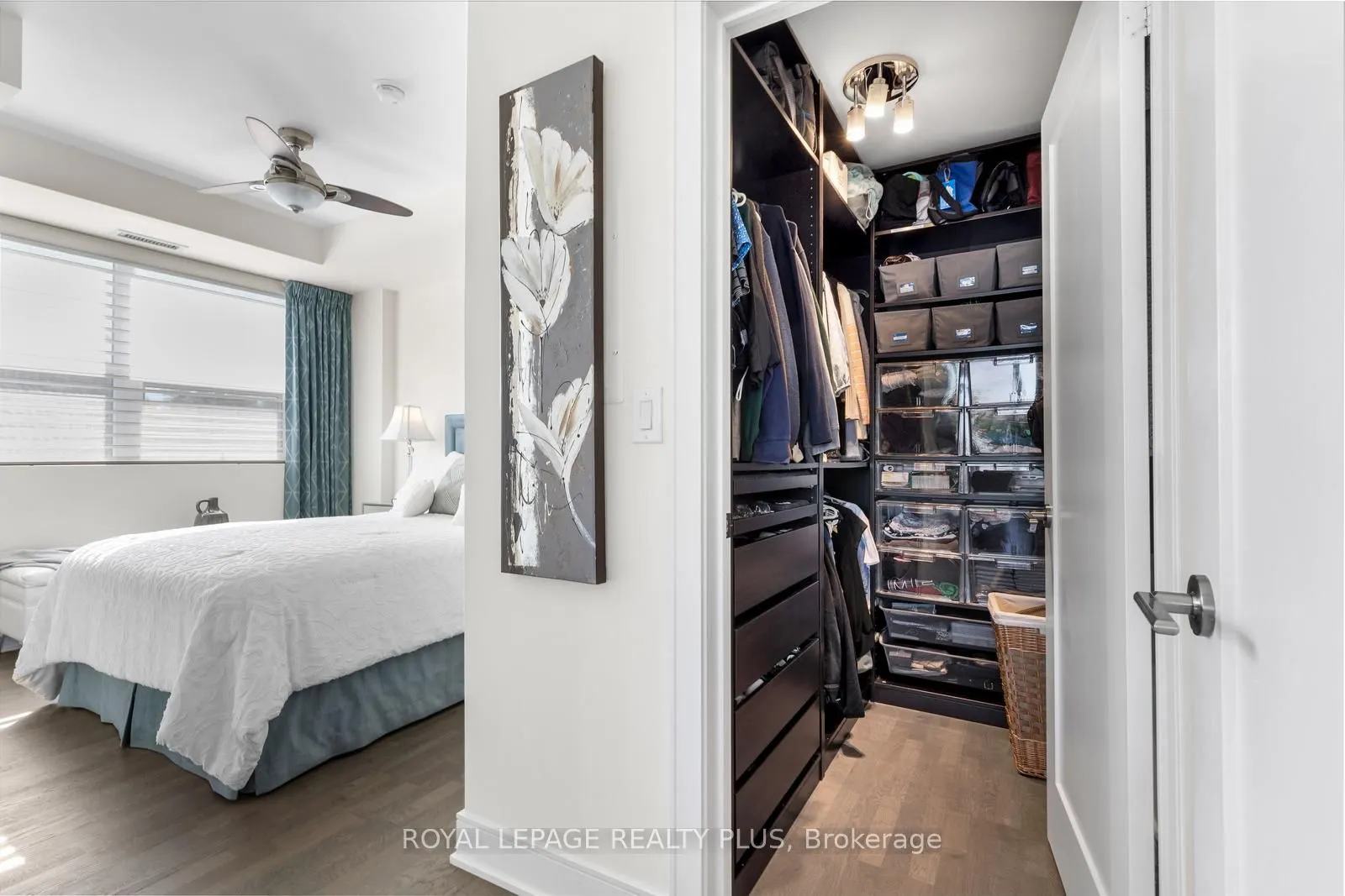 1575 lakeshore Road W, #327