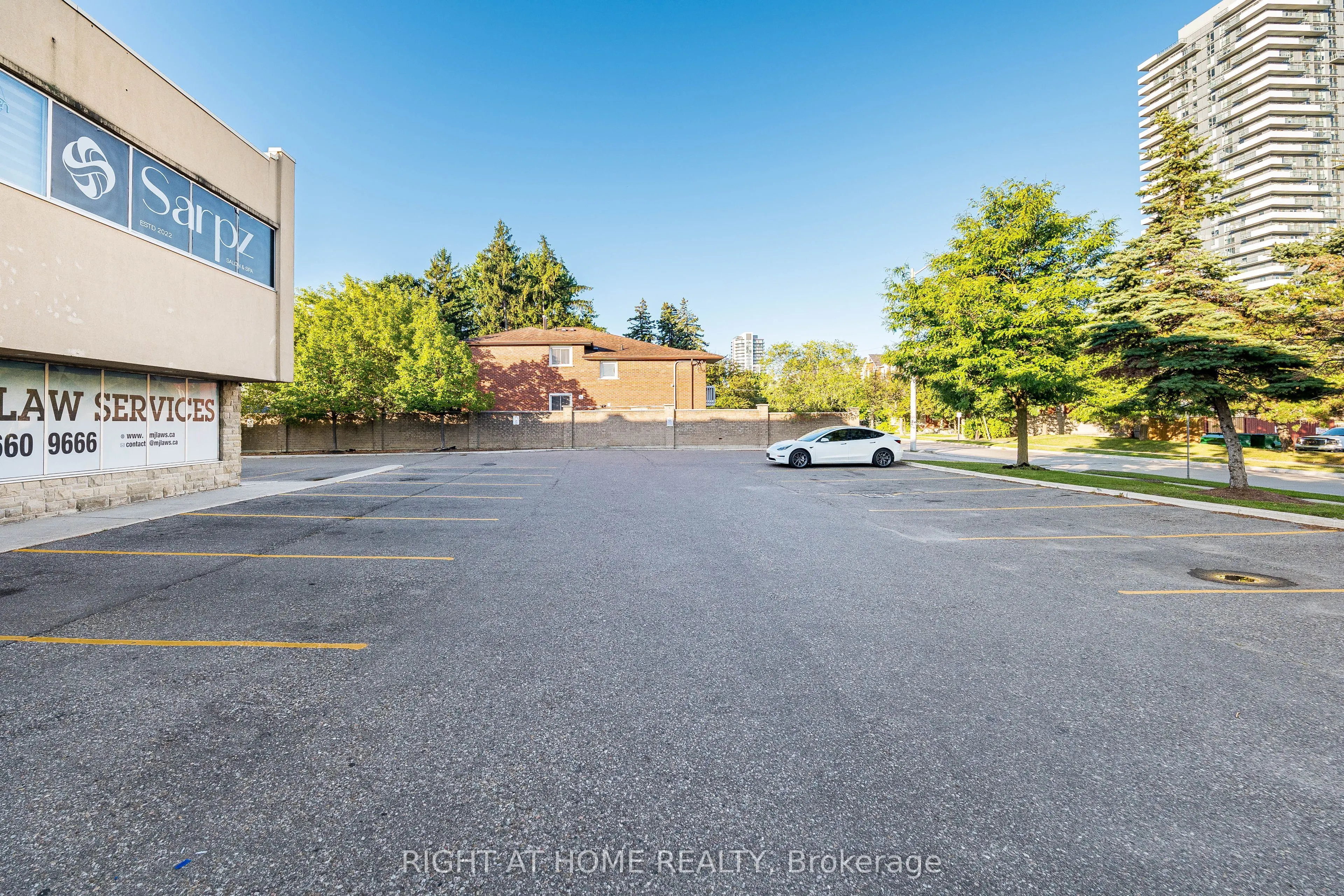 49 Hillcrest Avenue, #104