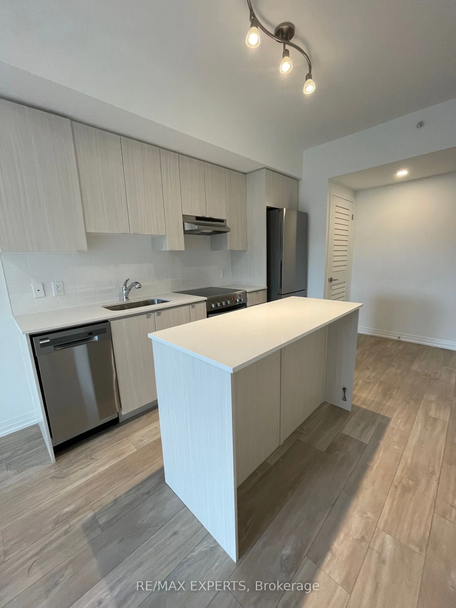 408 Browns Line, #209