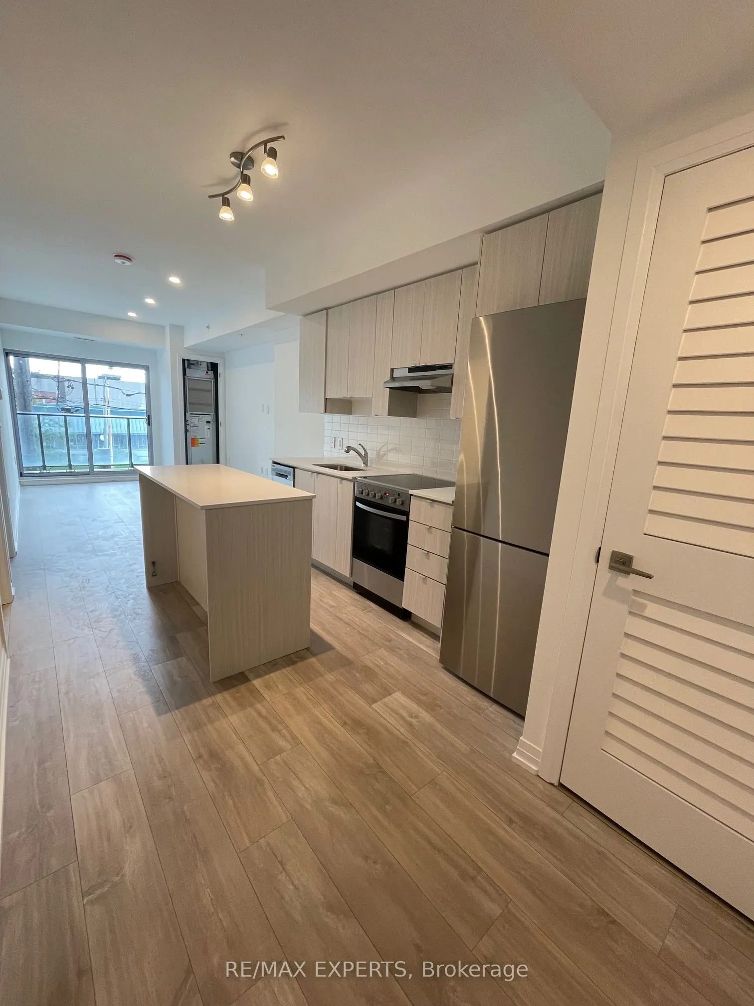 408 Browns Line, #209