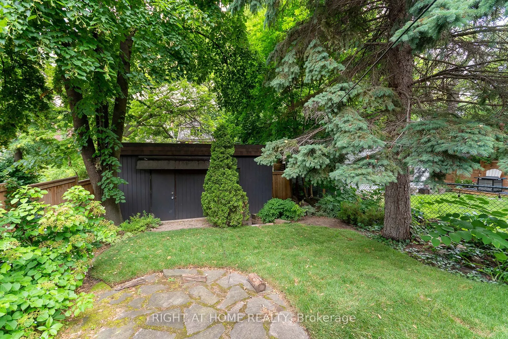 164 Quebec Avenue, #A