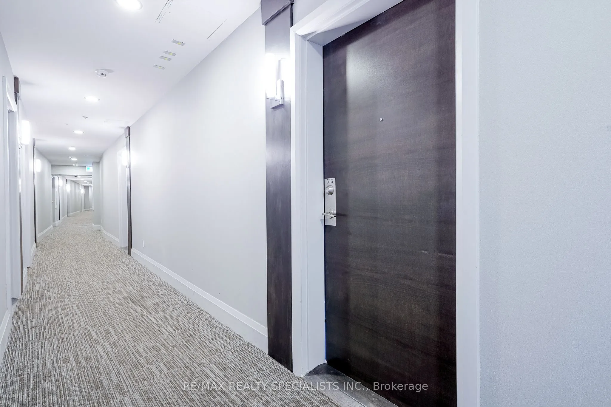 150 Oak Park Boulevard, #513