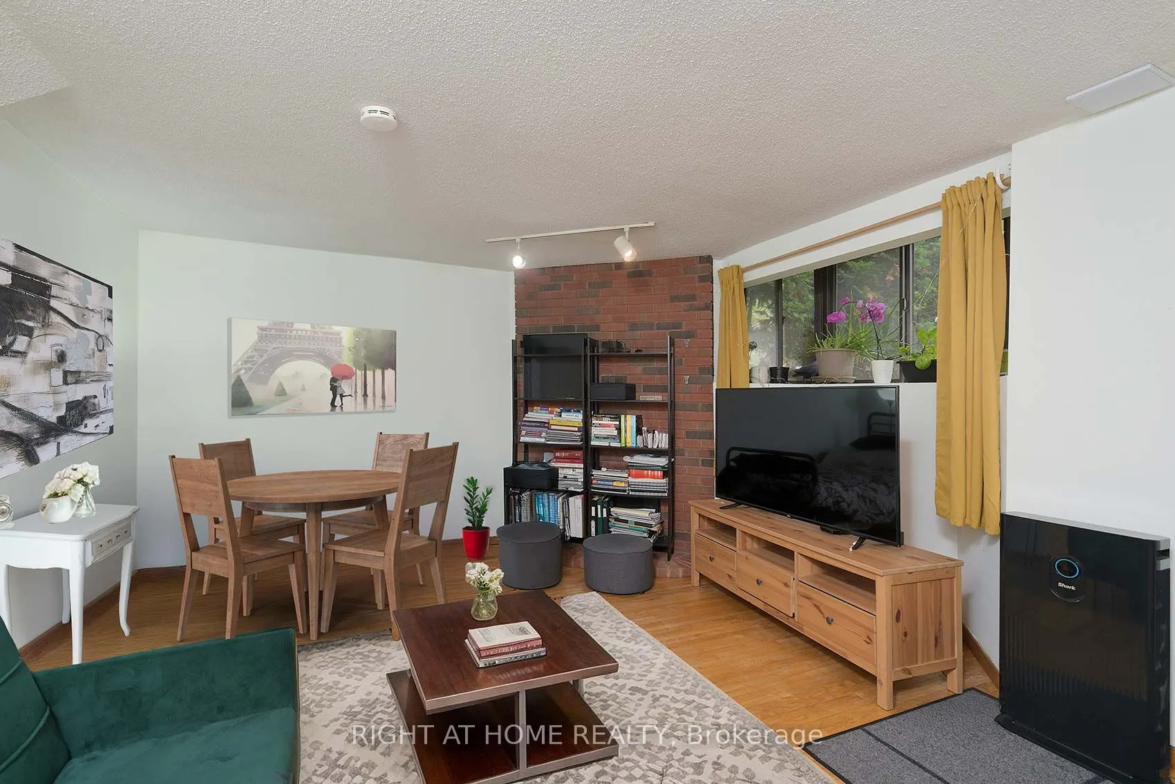 164 Quebec Avenue, #C