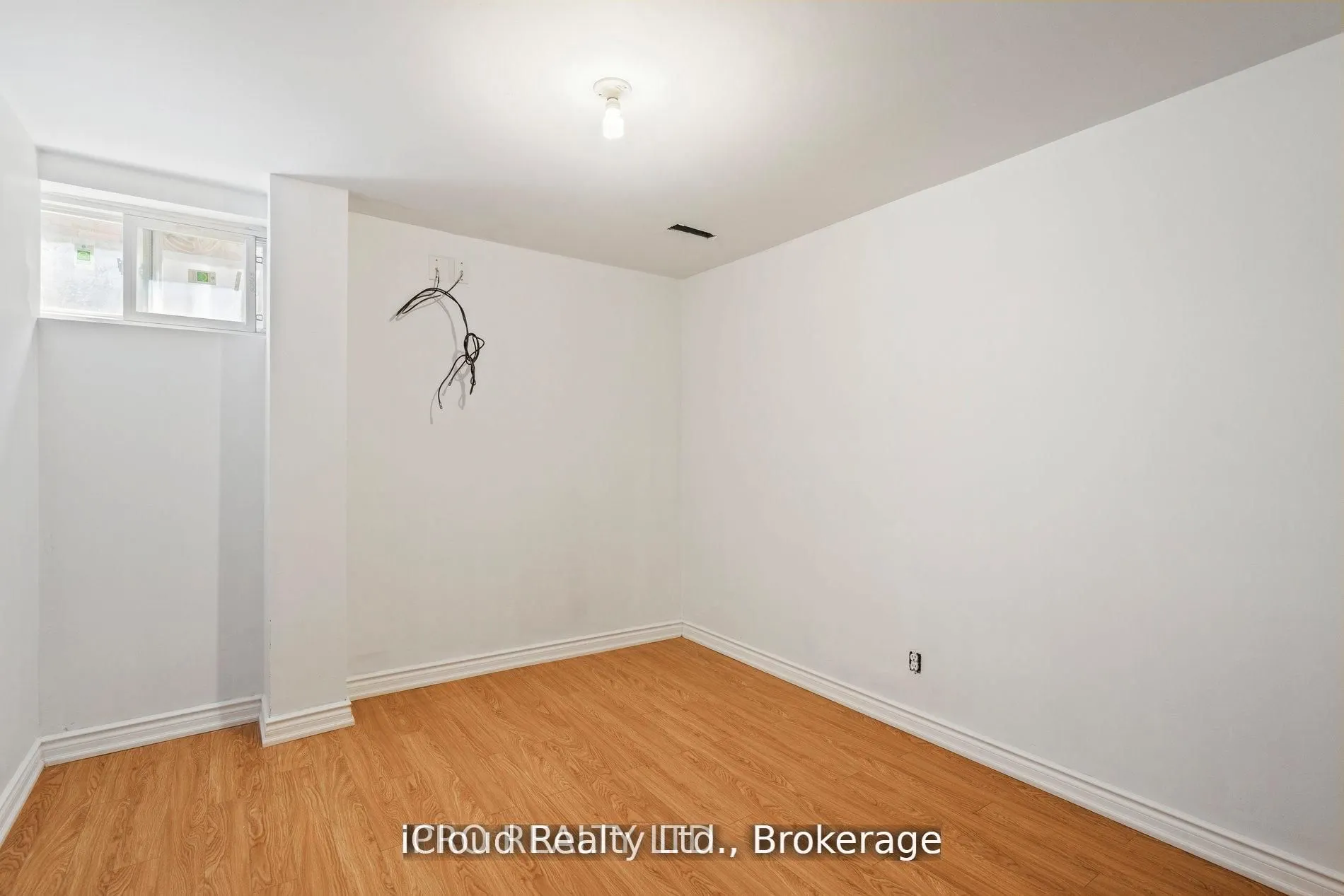 15 Fallen Oak Court