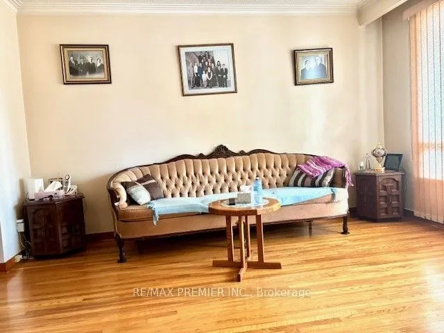 11 Holmesdale Road