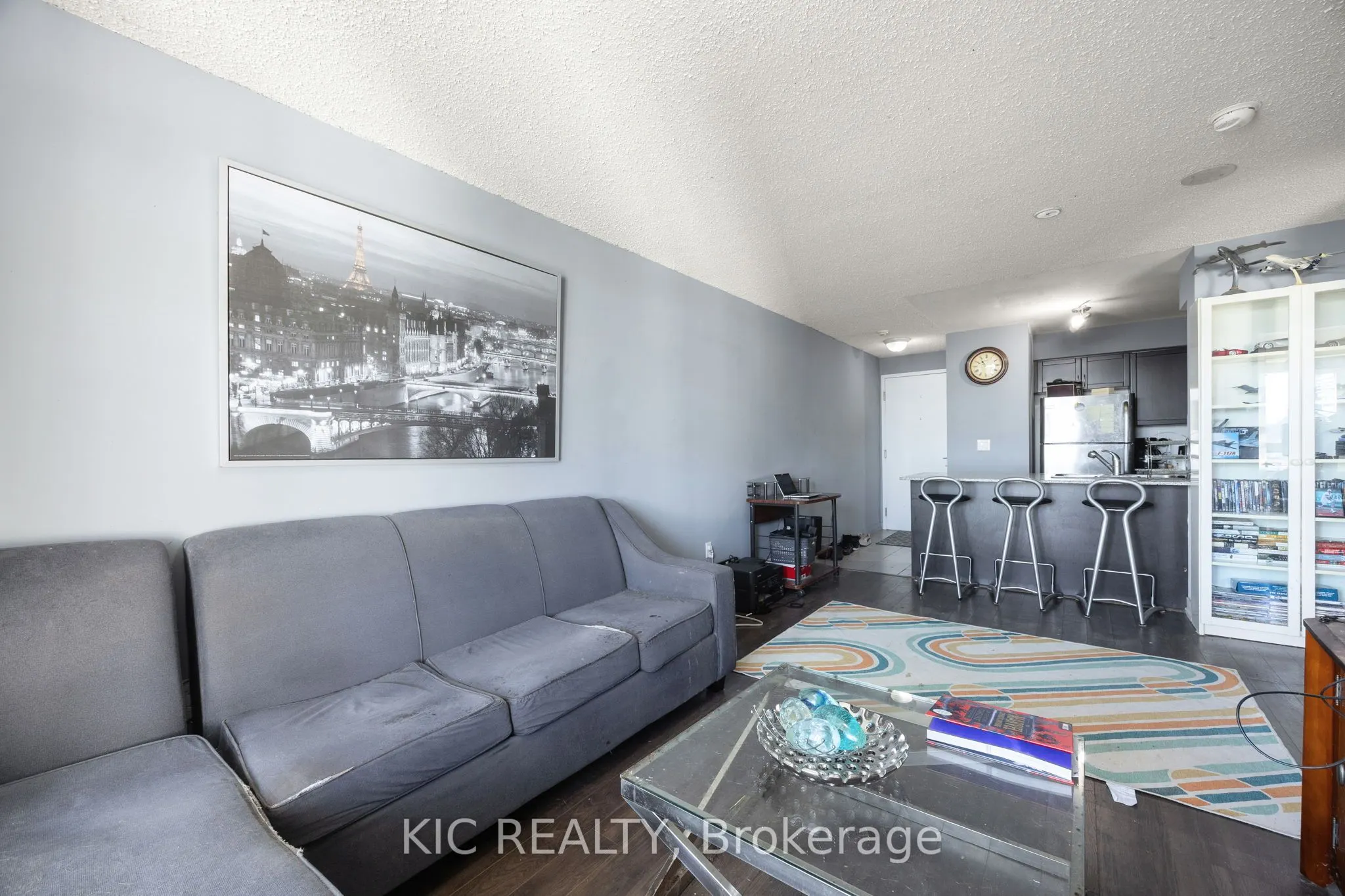 812 Lansdowne Avenue, #901