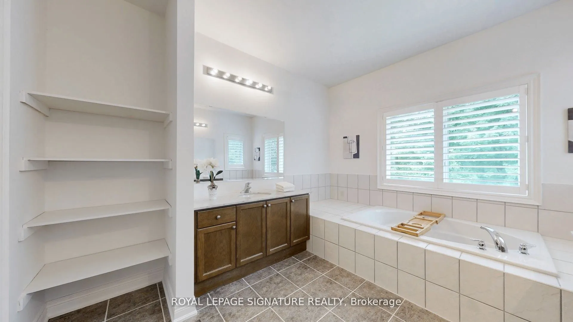 2238 Lyndhurst Drive