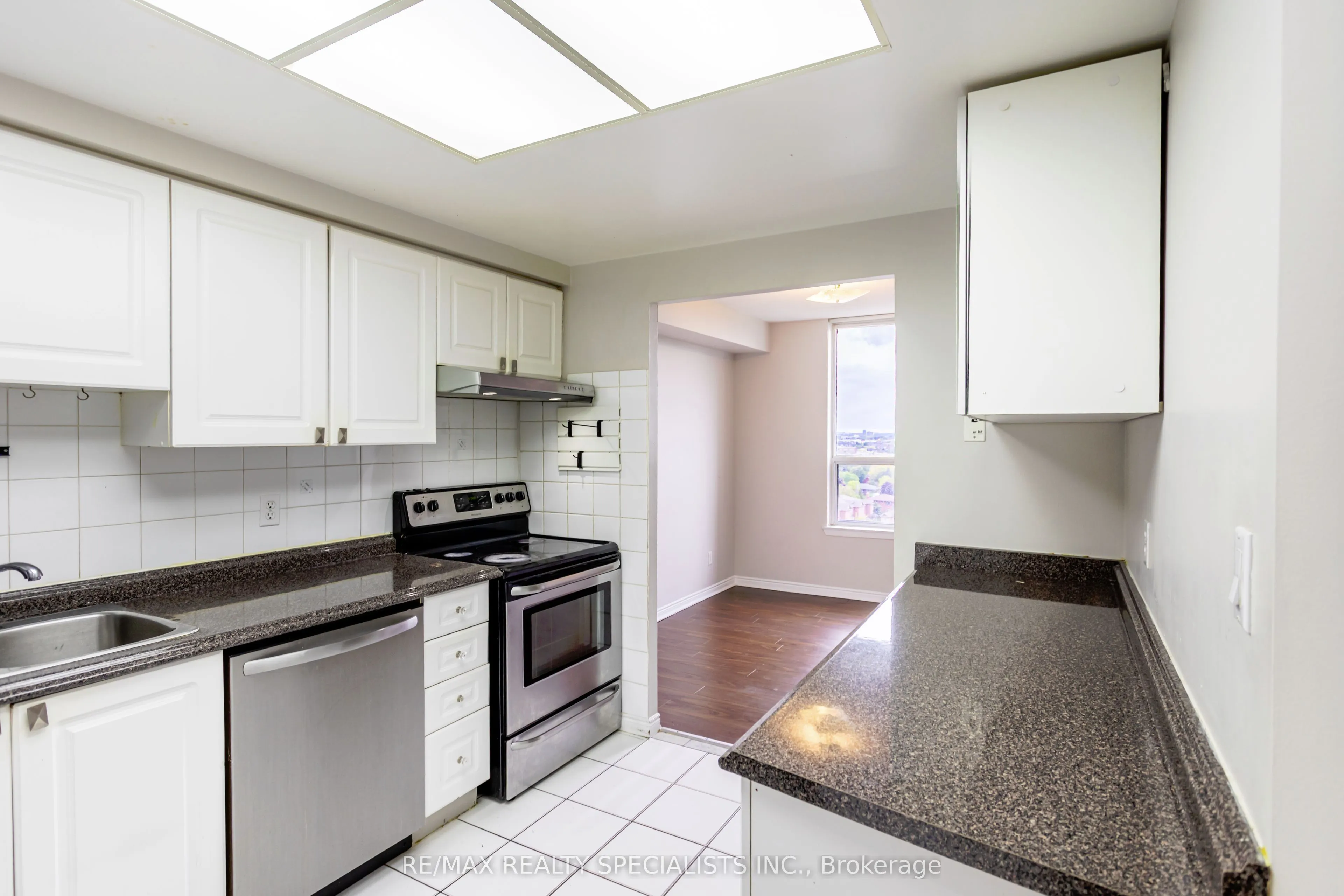 135 Hillcrest Avenue, ## 1211