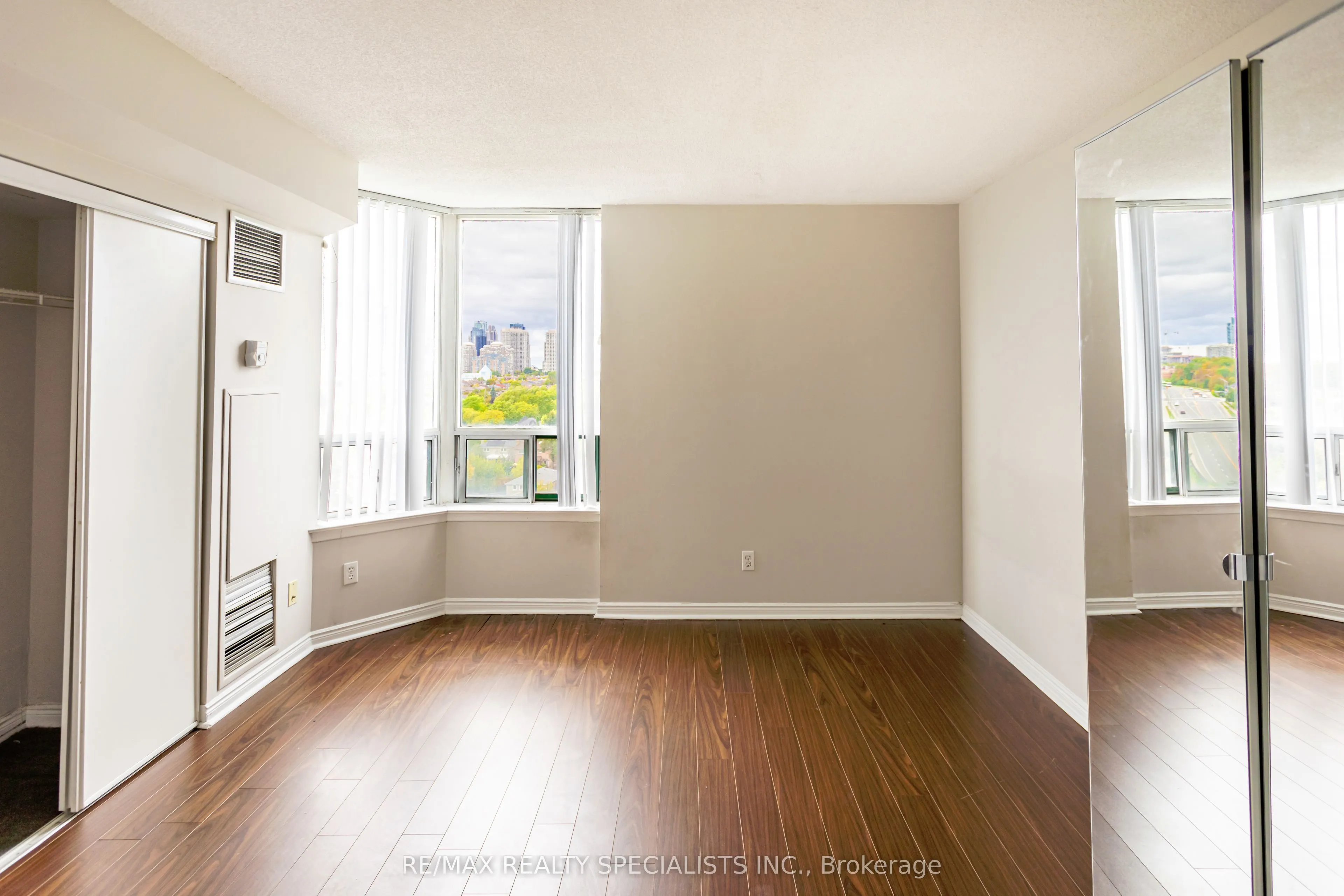 135 Hillcrest Avenue, ## 1211