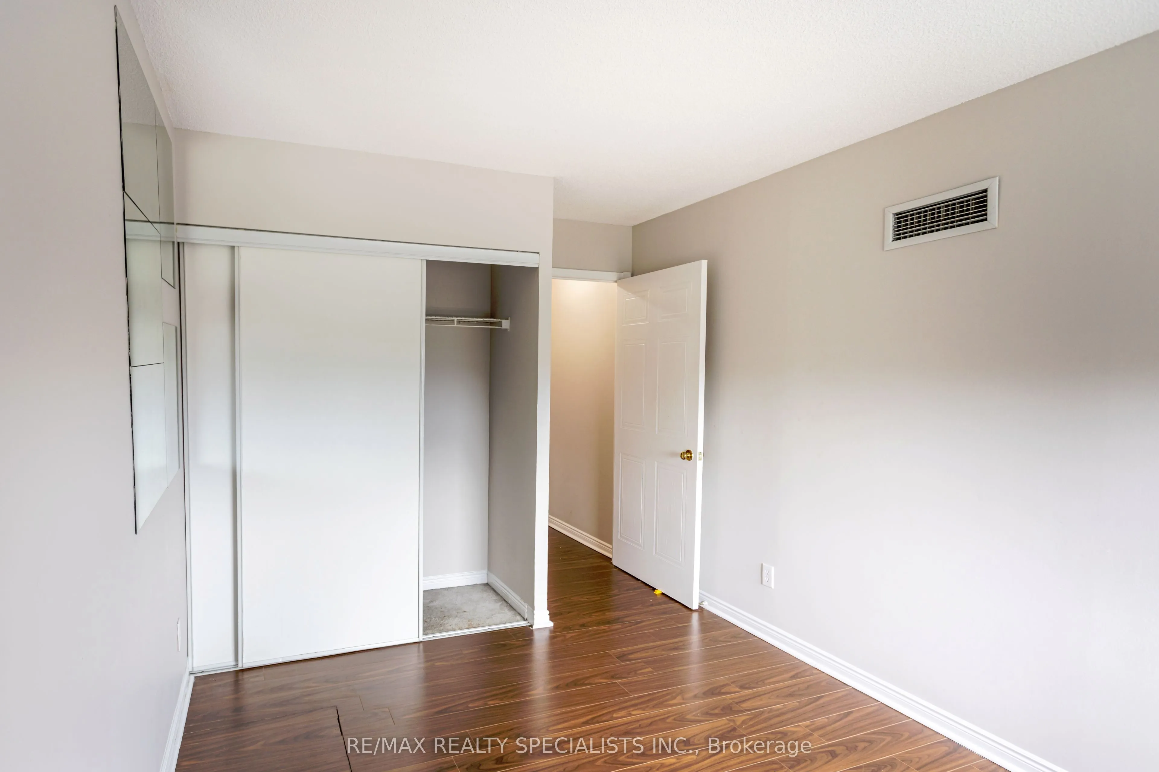 135 Hillcrest Avenue, ## 1211
