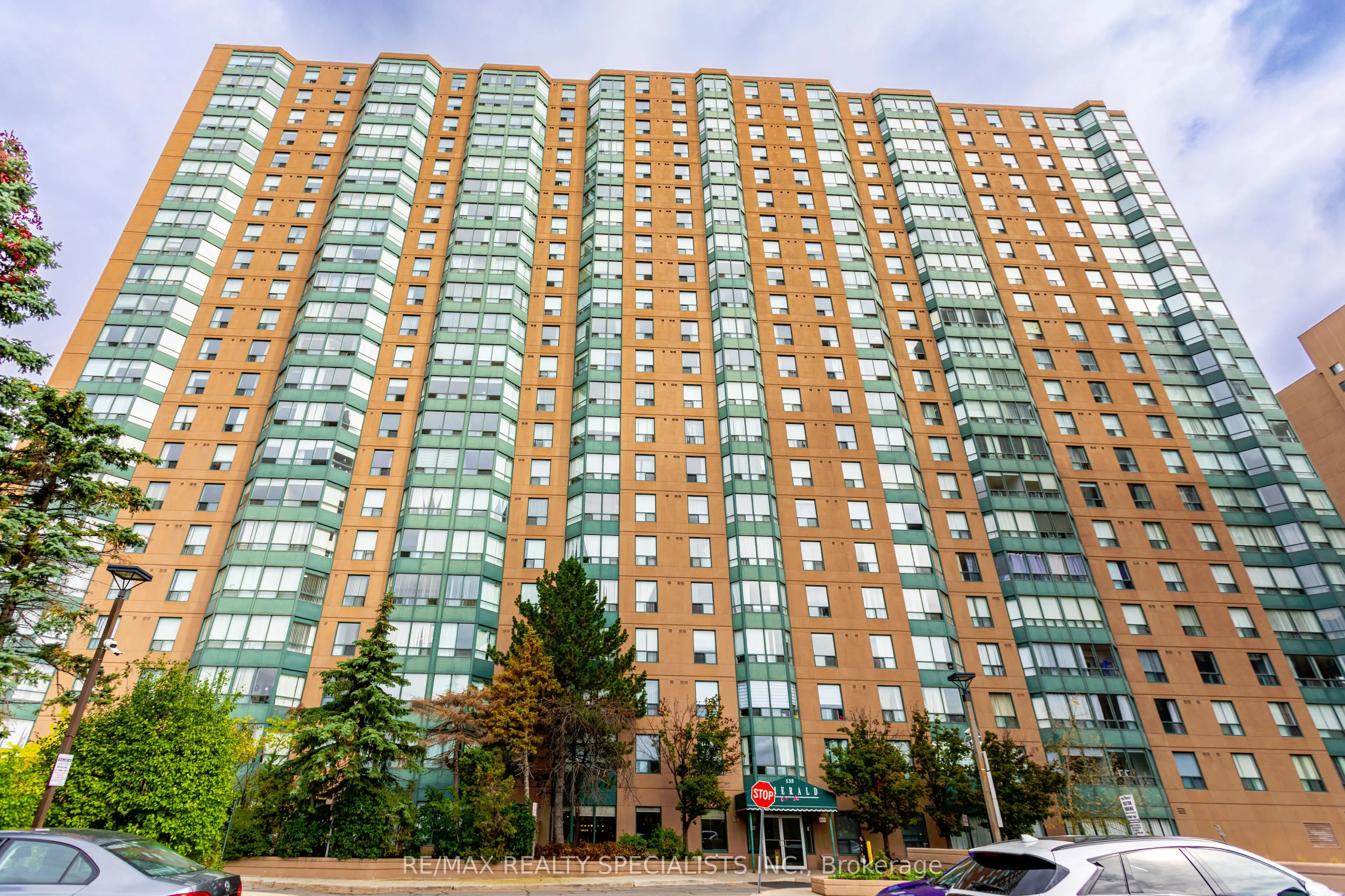 135 Hillcrest Avenue, ## 1211