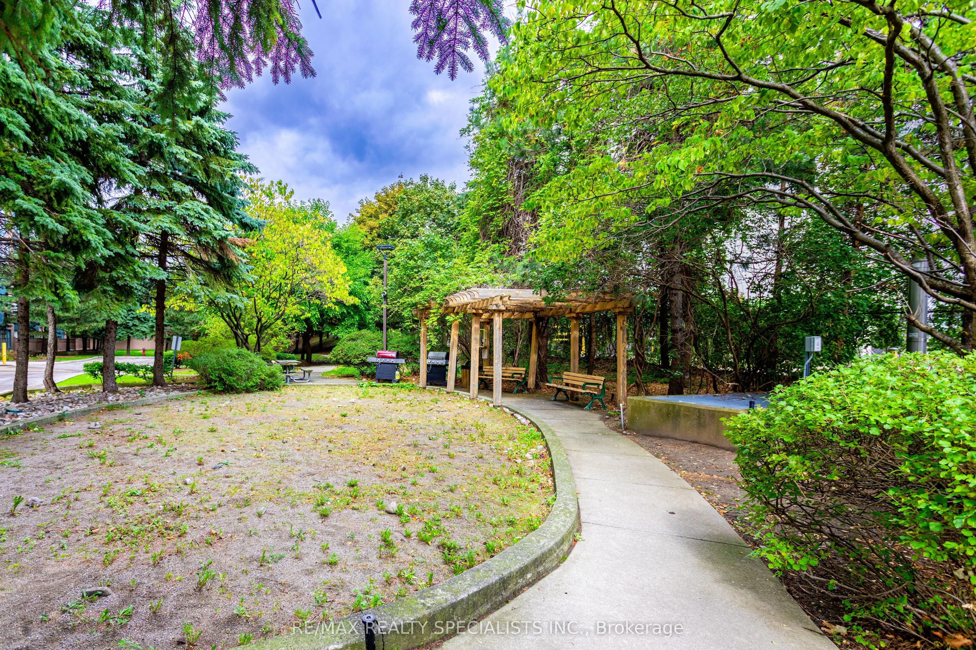 135 Hillcrest Avenue, ## 1211