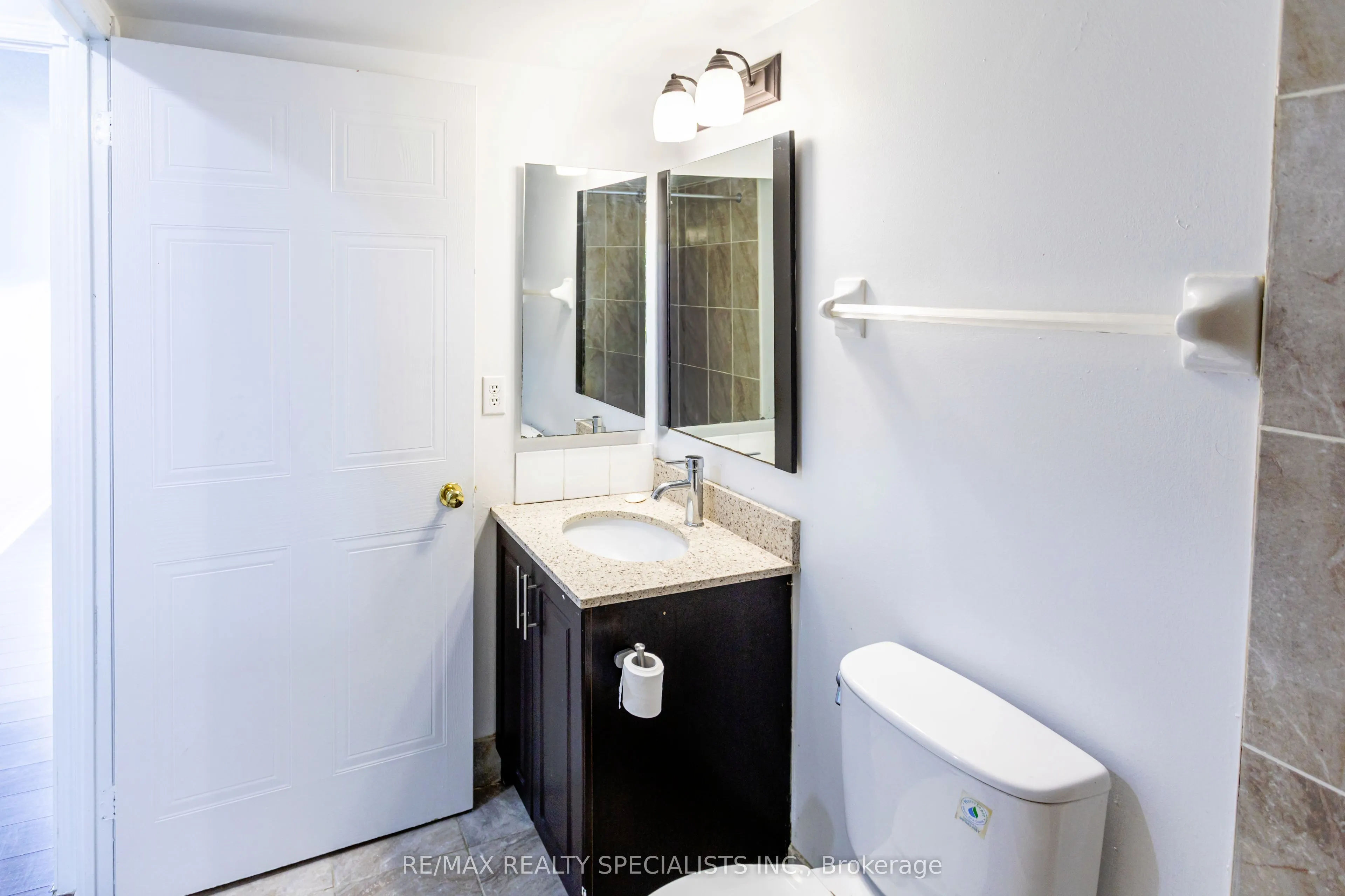 135 Hillcrest Avenue, ## 1211