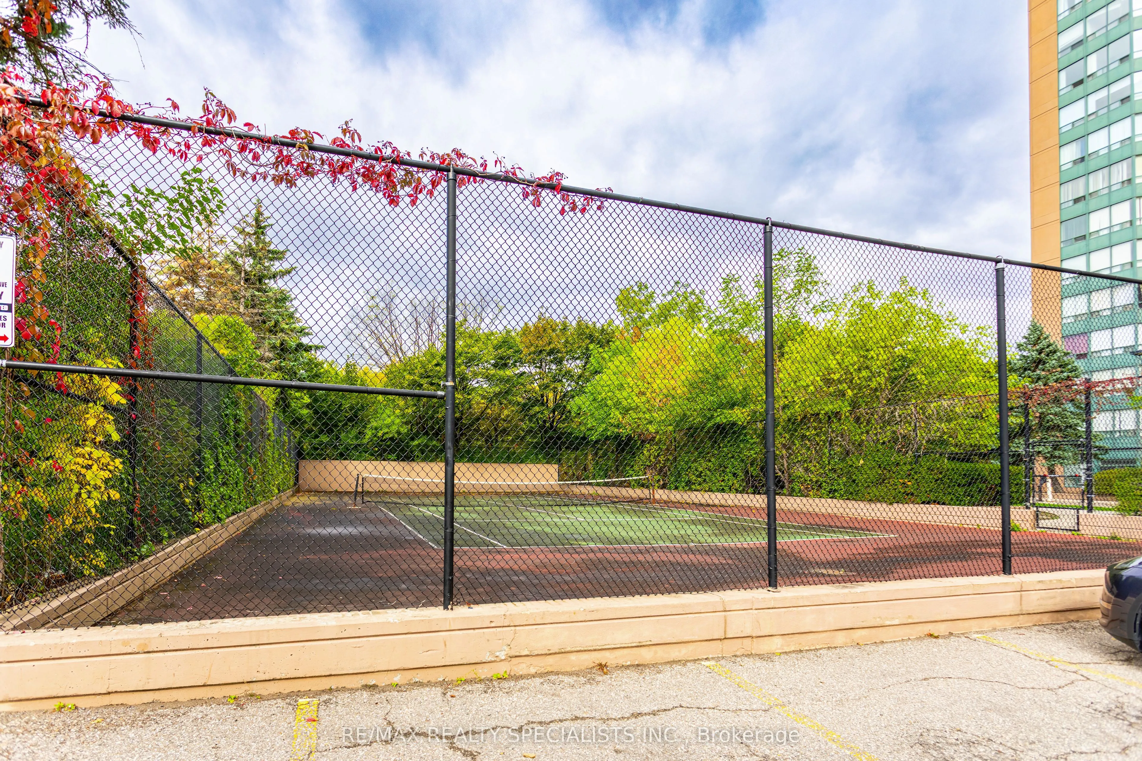 135 Hillcrest Avenue, ## 1211