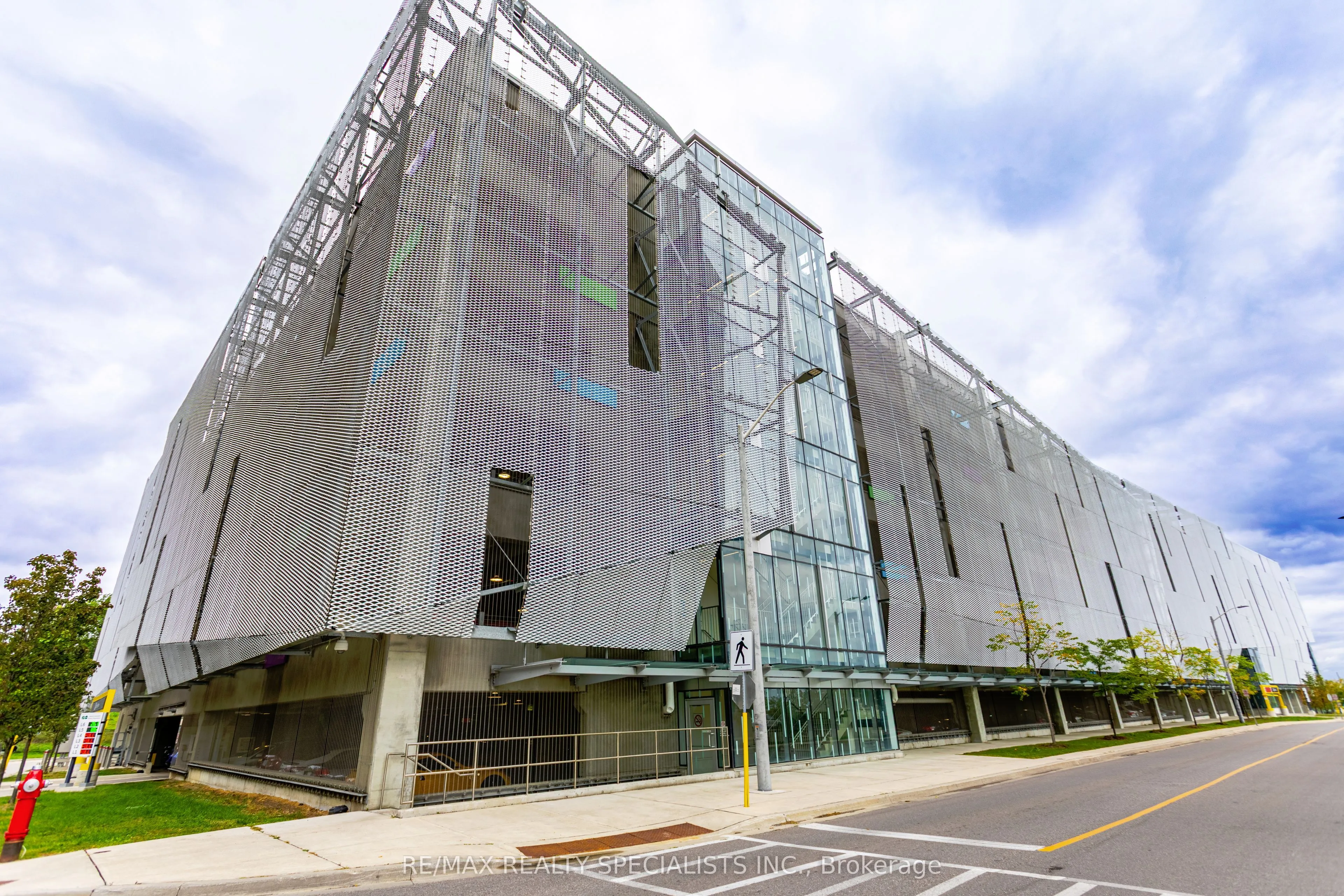 135 Hillcrest Avenue, #1211