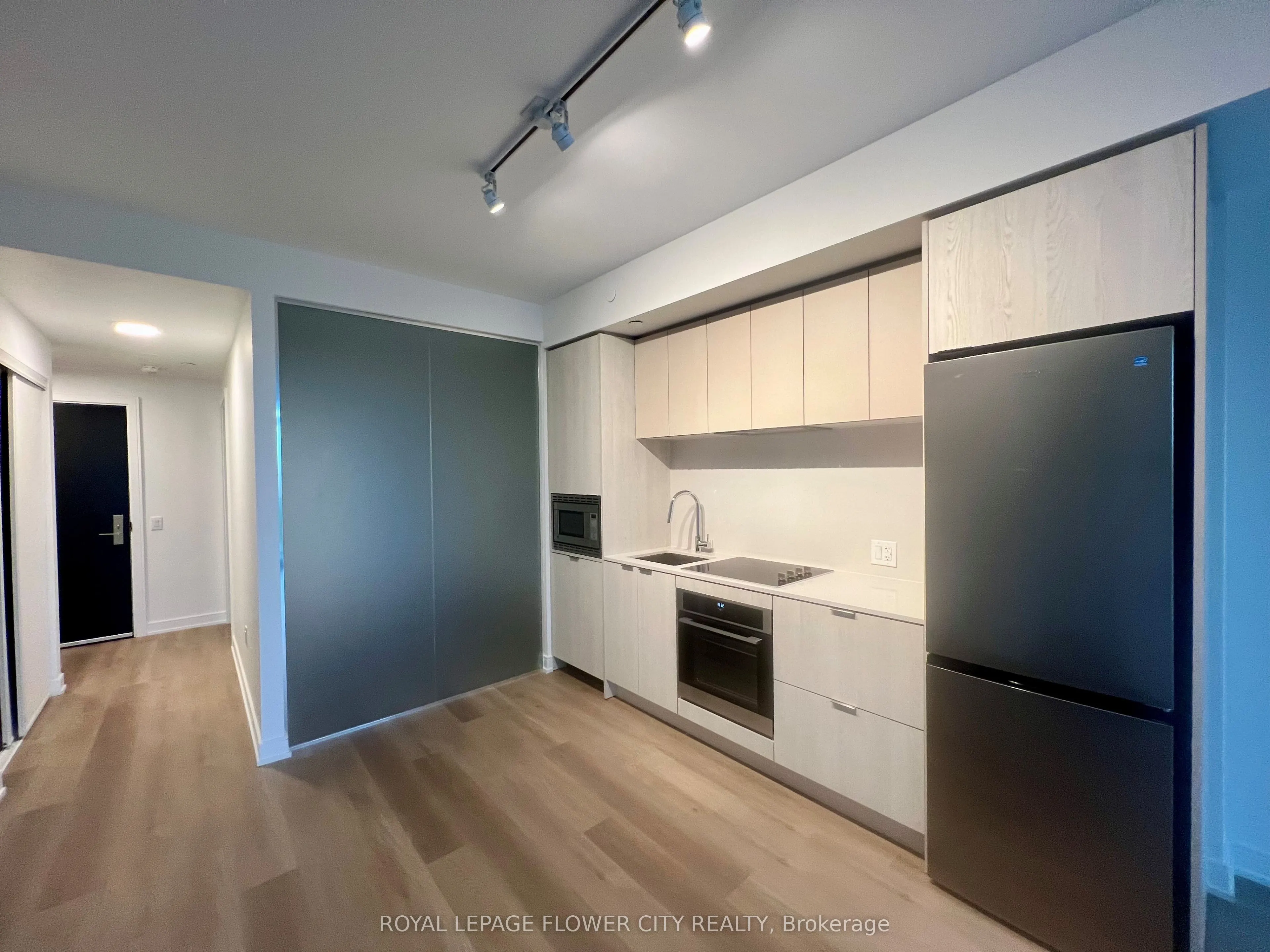 3009 Novar Road, #402