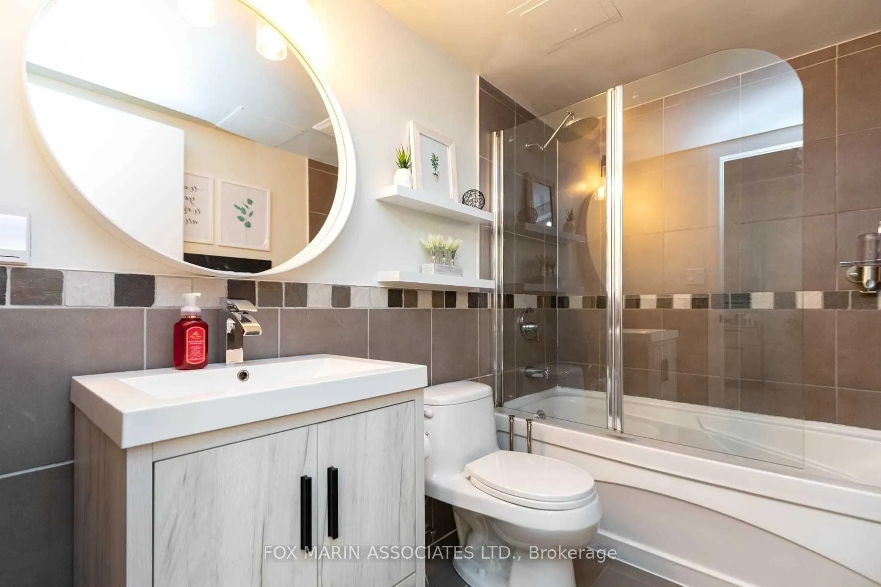 1100 Lansdowne Avenue, #219