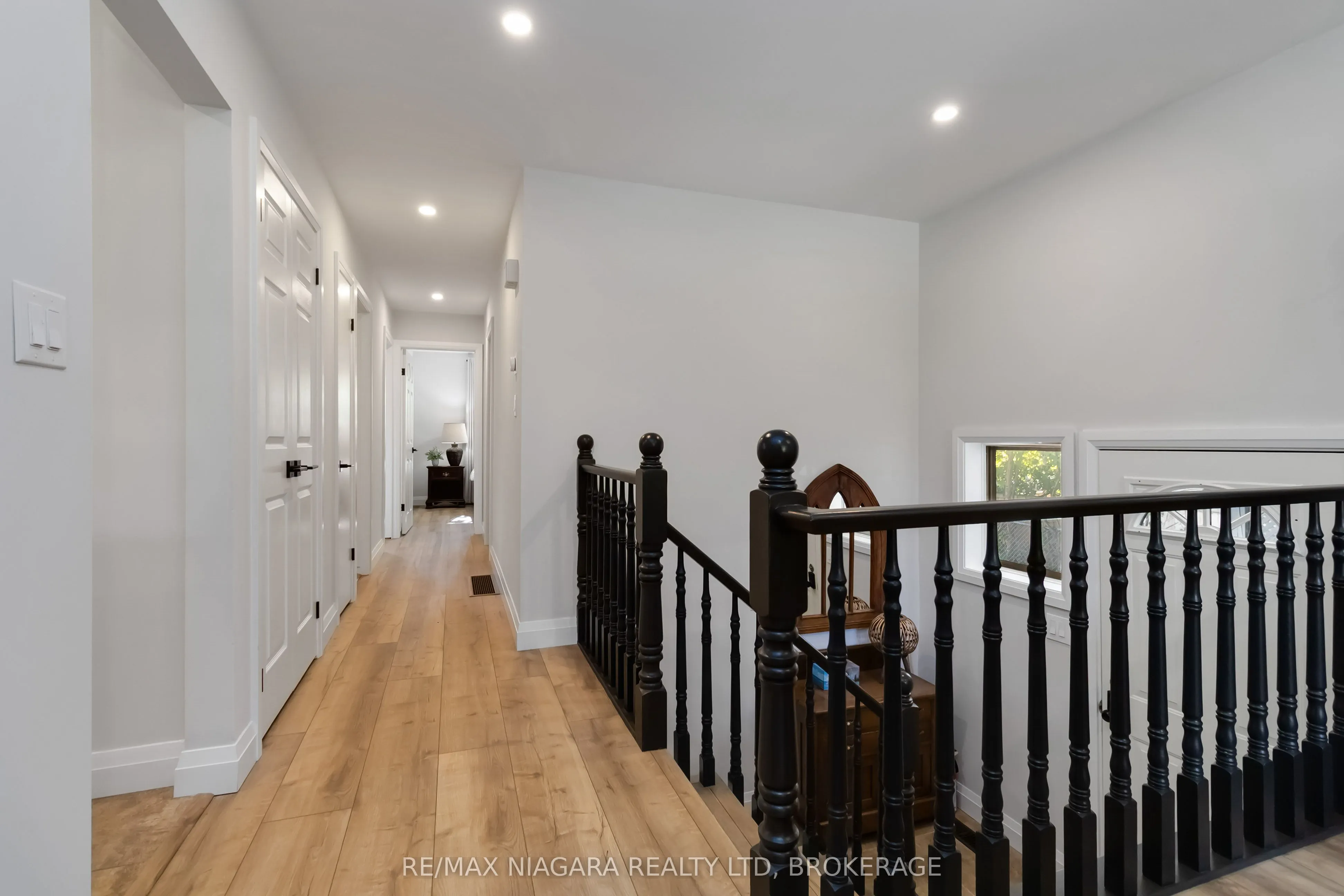 2230 QUEENSWAY Drive