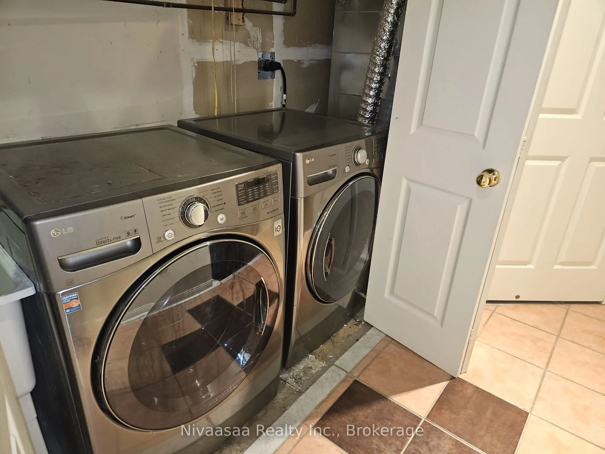 80 Acorn Place, #128