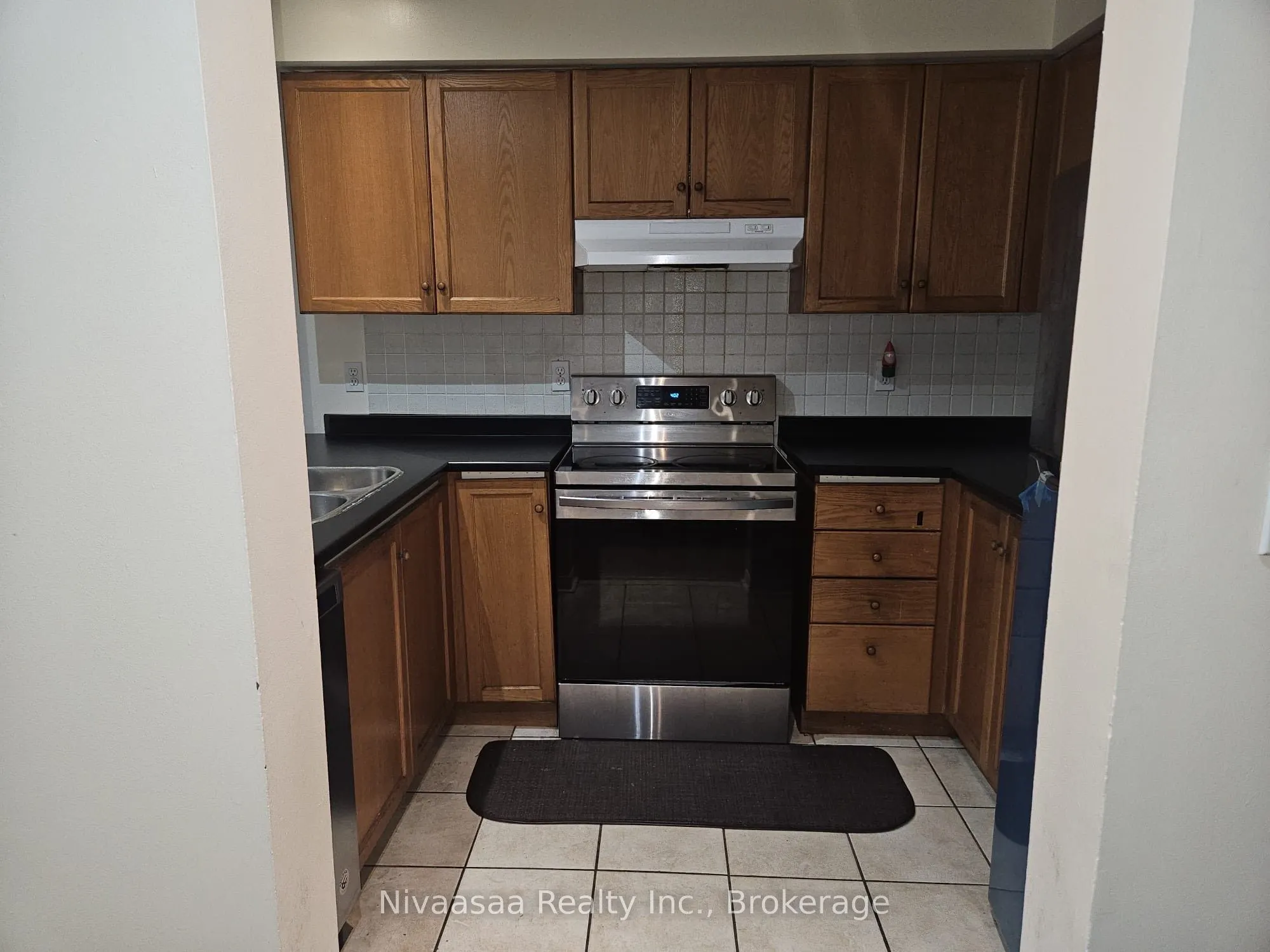 80 Acorn Place, #128