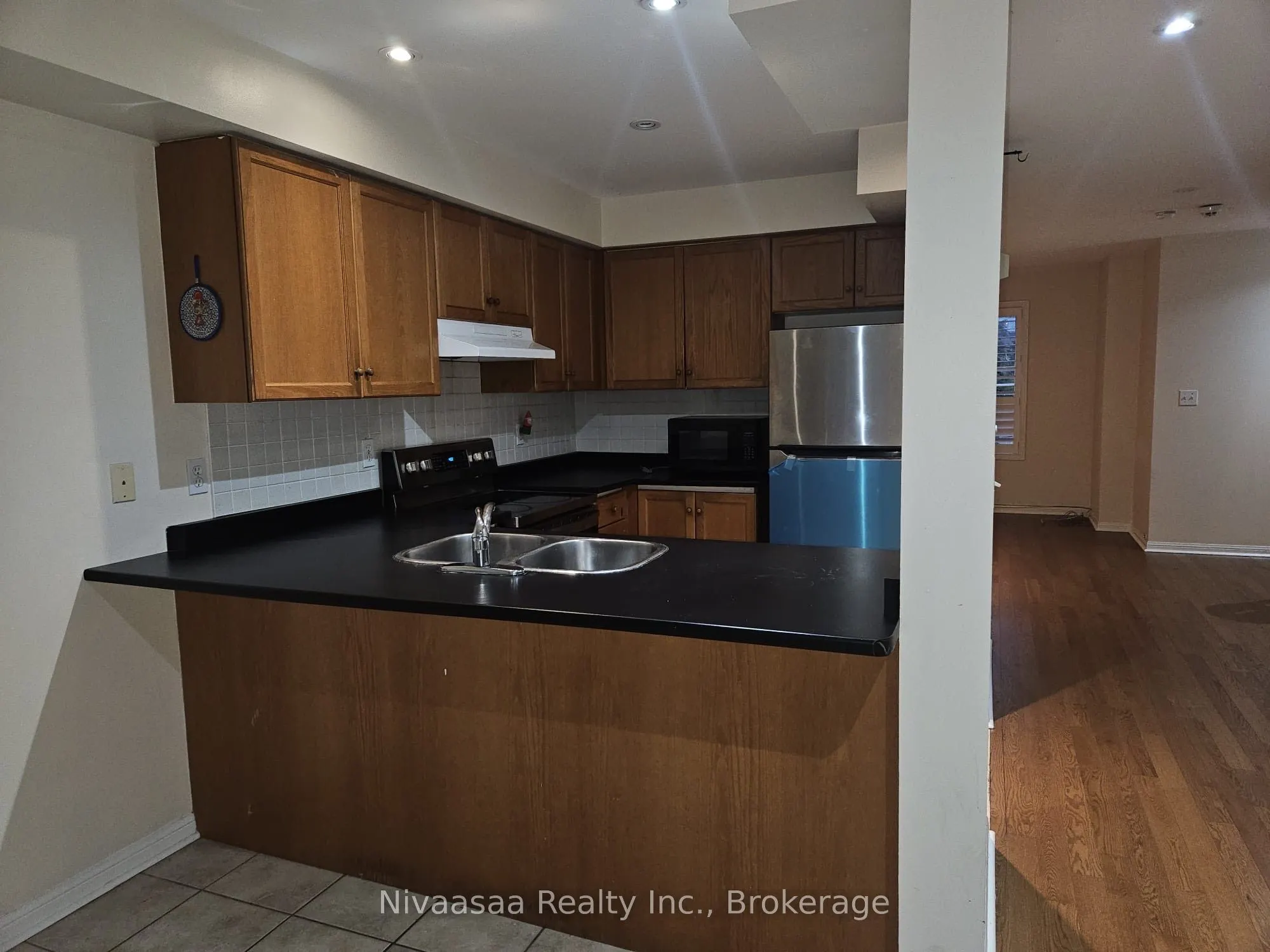 80 Acorn Place, #128