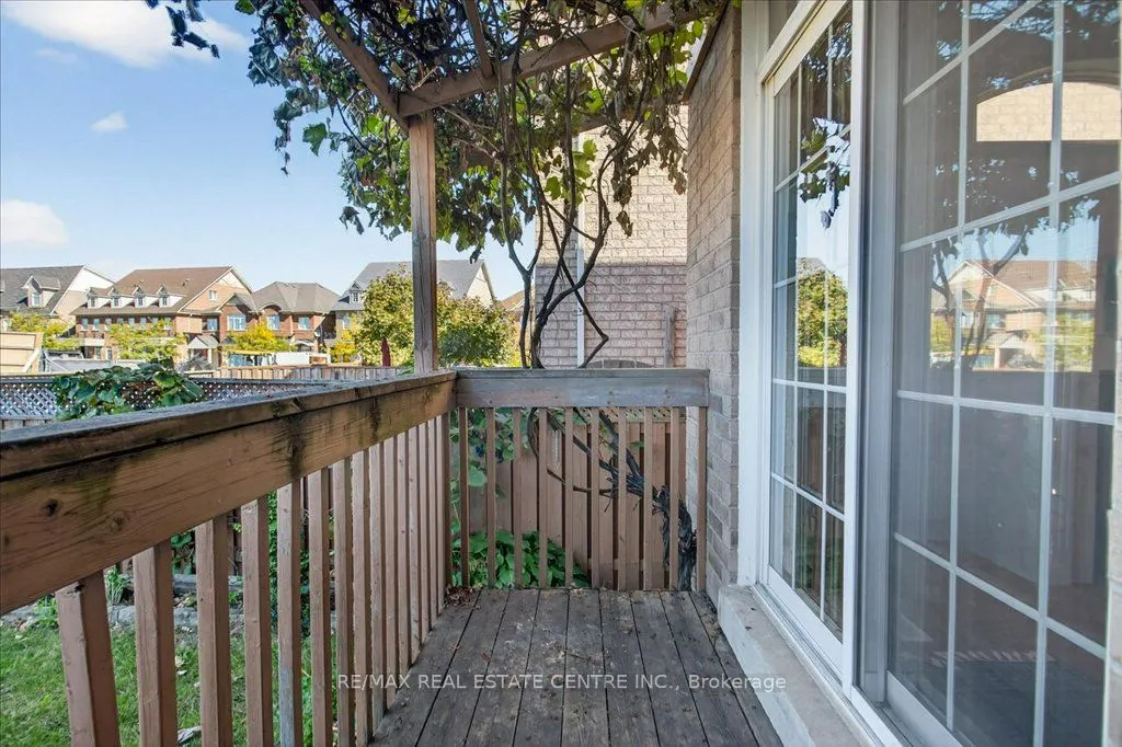 3281 Sunlight Street