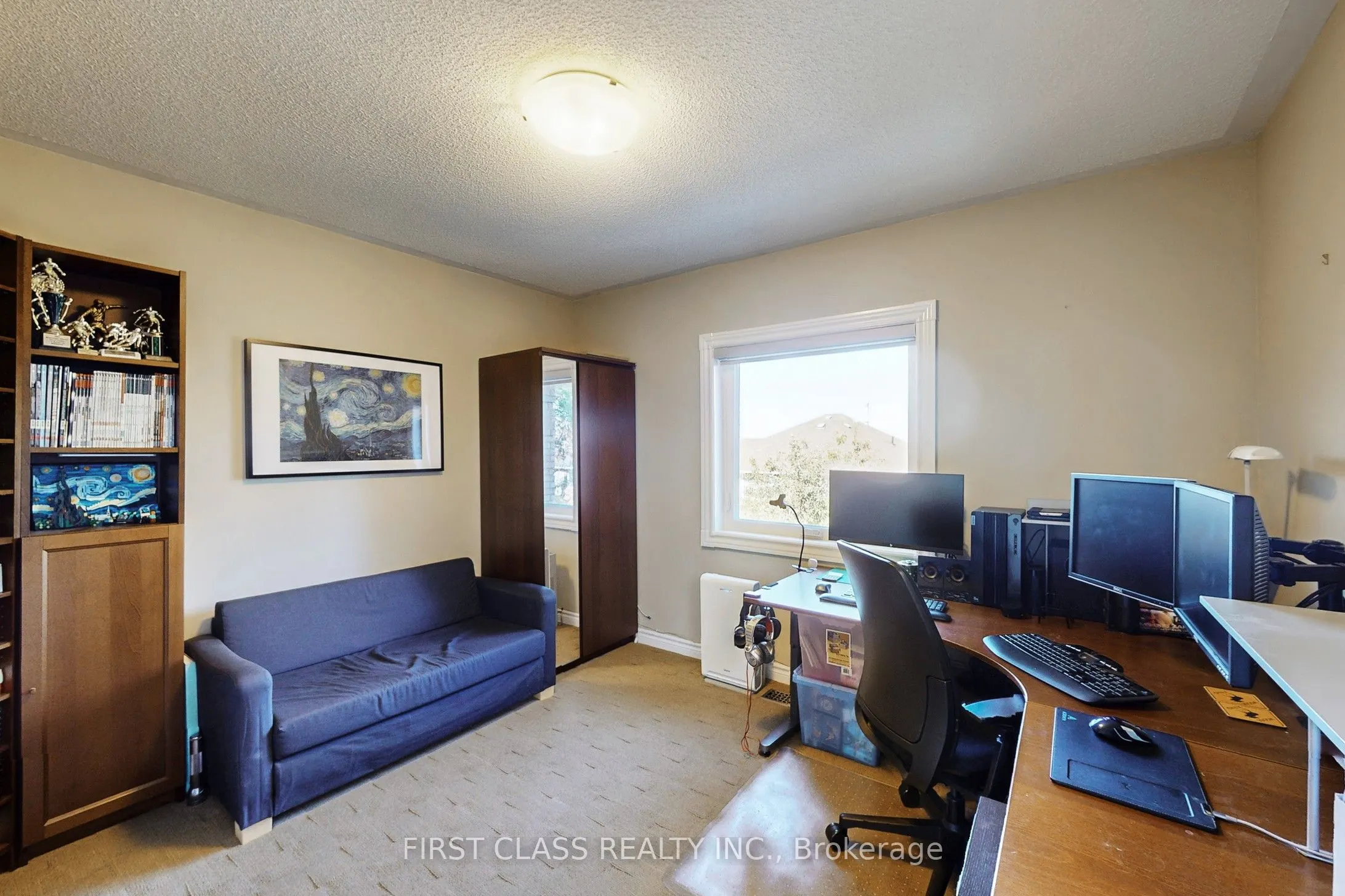 5244 Floral Hill Crescent