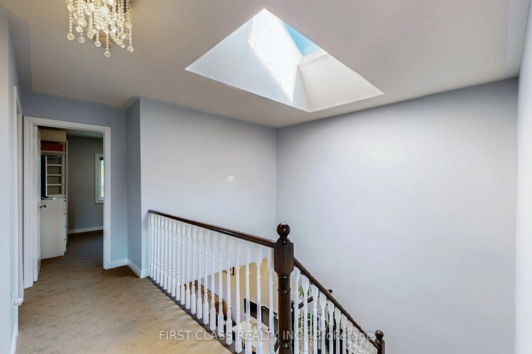 5244 Floral Hill Crescent