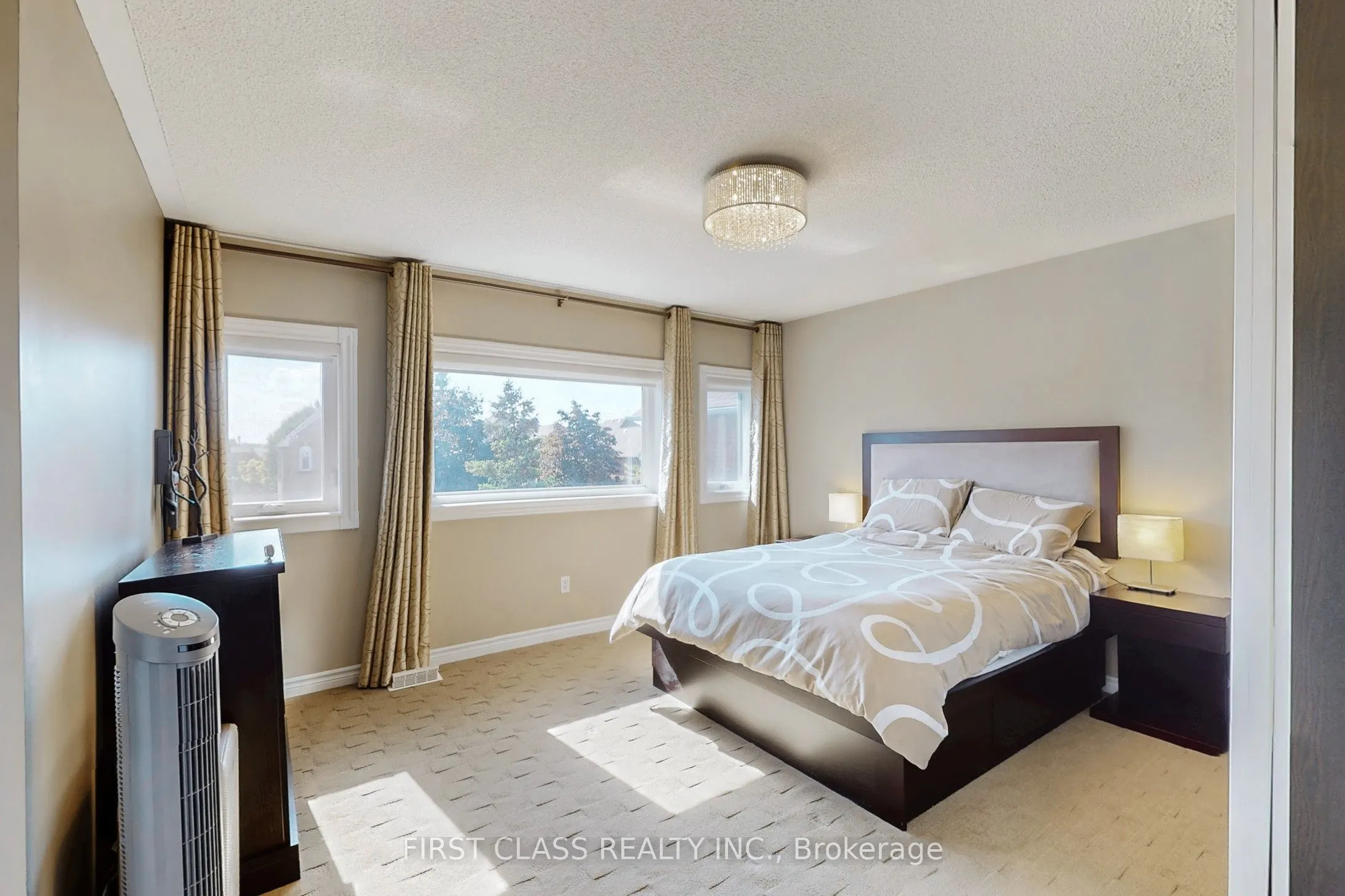 5244 Floral Hill Crescent