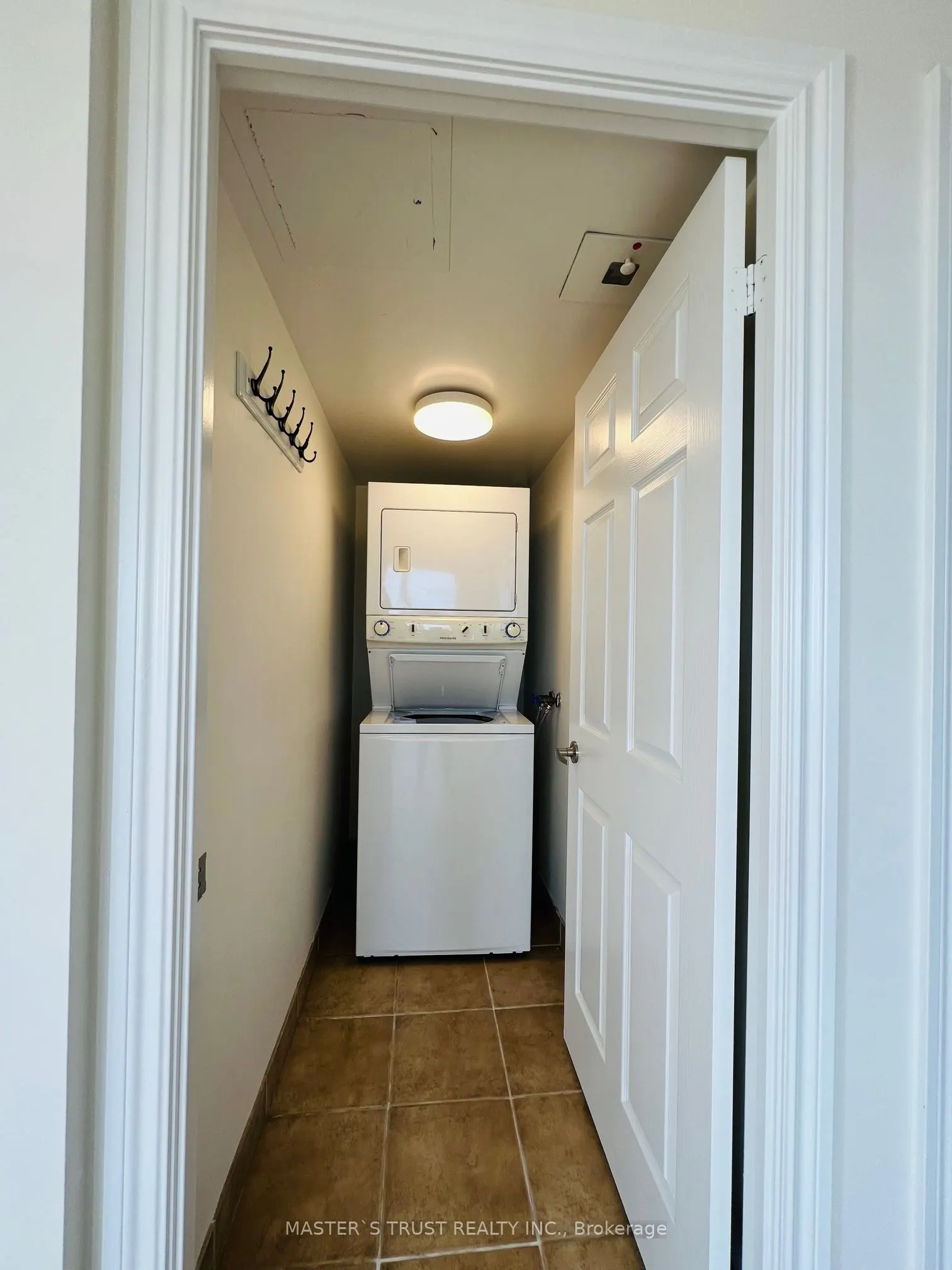 310 Burnhamthorpe Road W, #2512