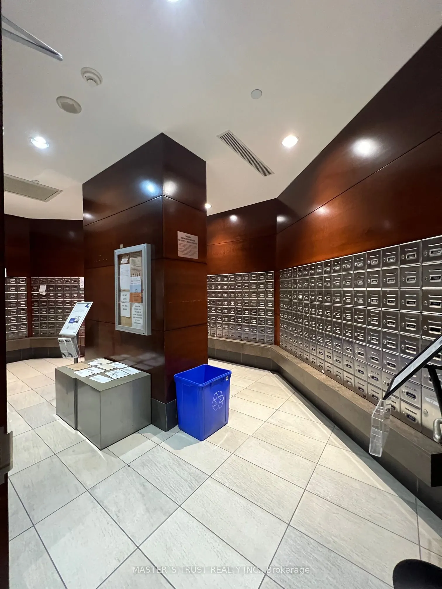 310 Burnhamthorpe Road W, #2512