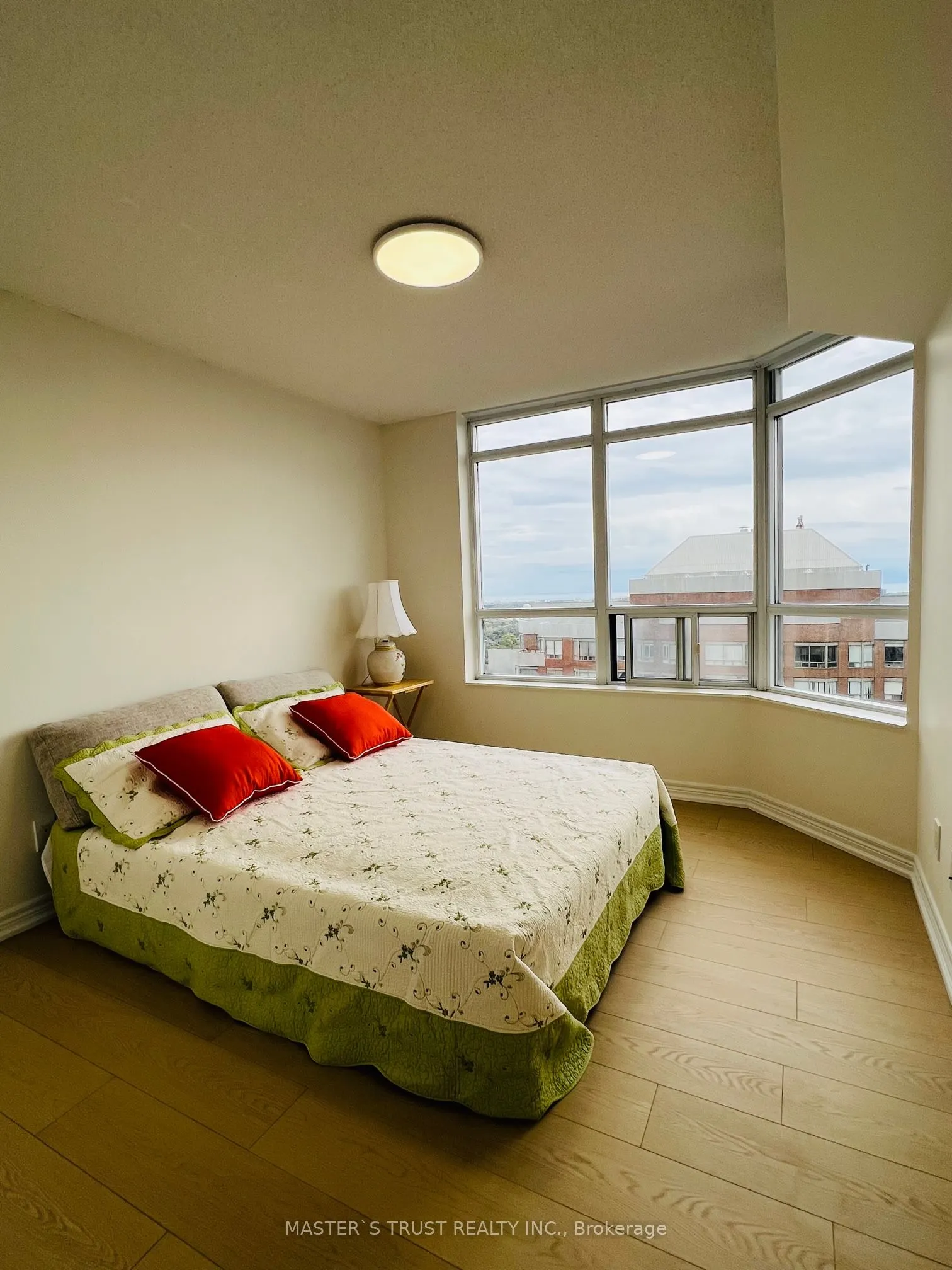 310 Burnhamthorpe Road W, #2512
