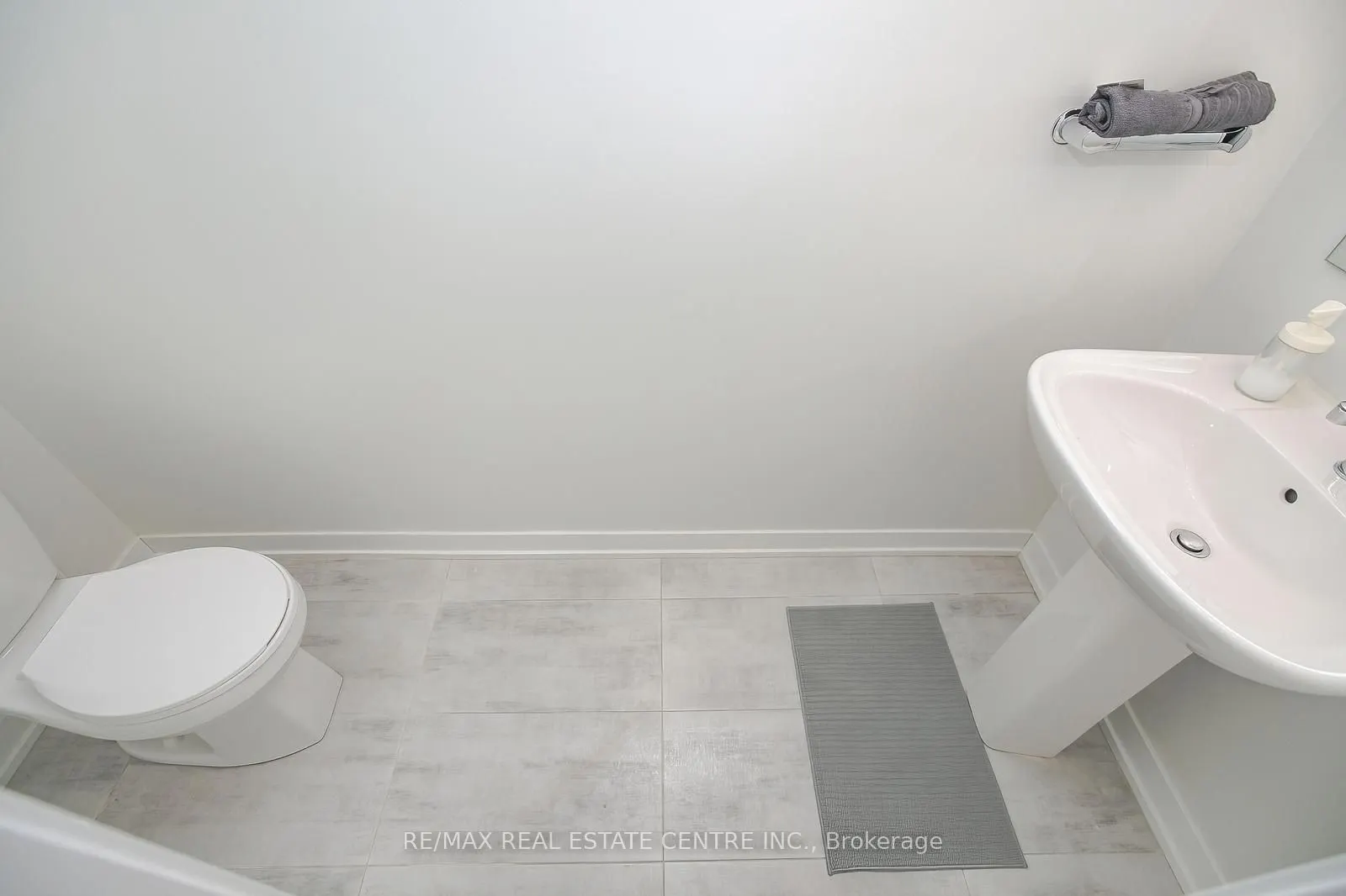 3556 Colonial Drive, #4
