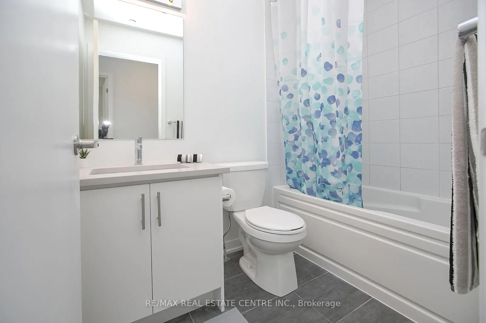 3556 Colonial Drive, #4