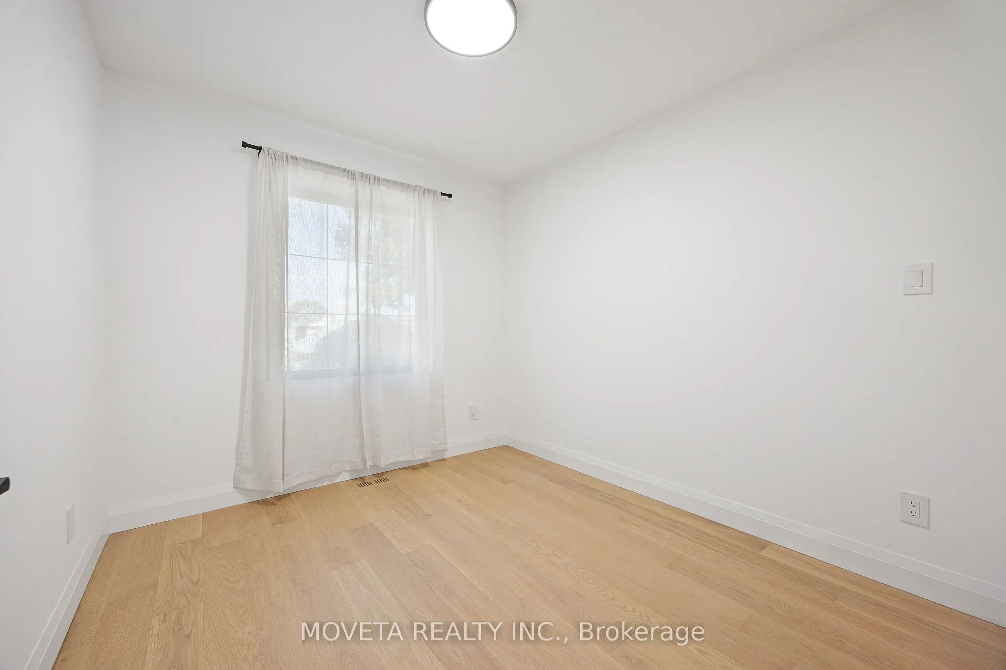 4 Mahoney Avenue