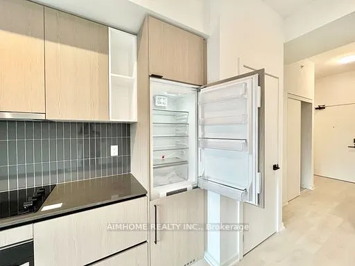 1285 Dupont Street, #506