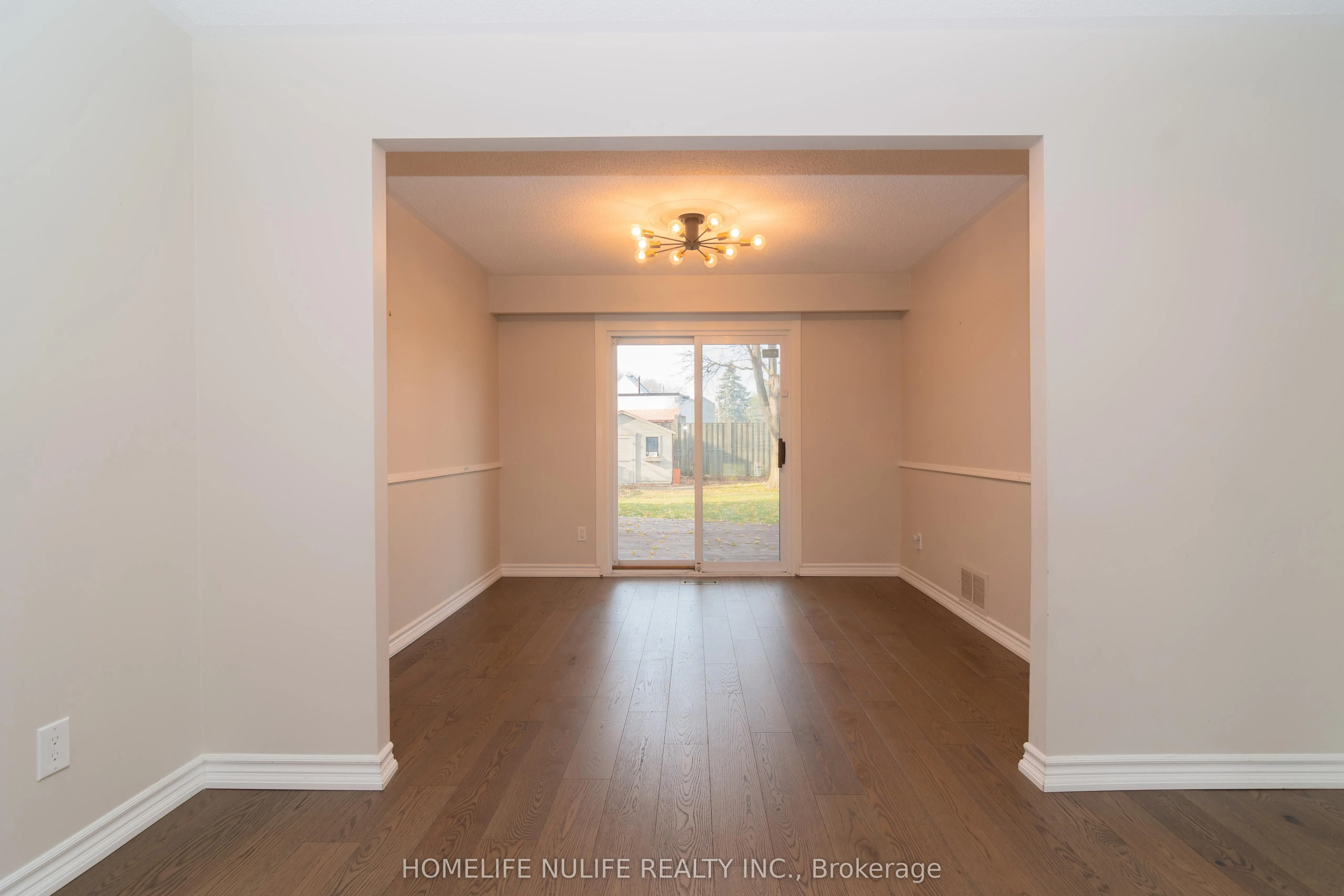 1805 Pattinson Crescent