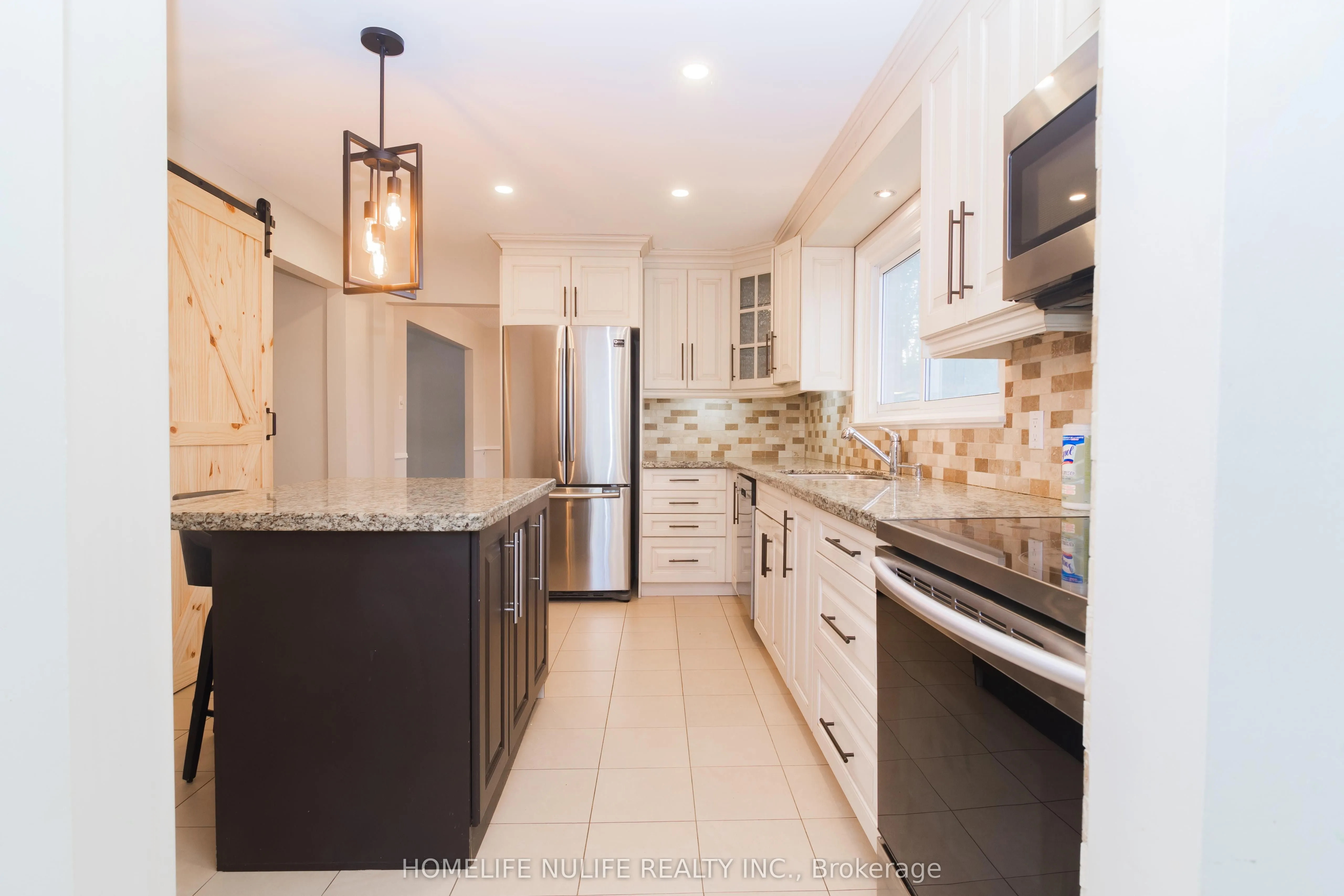 1805 Pattinson Crescent