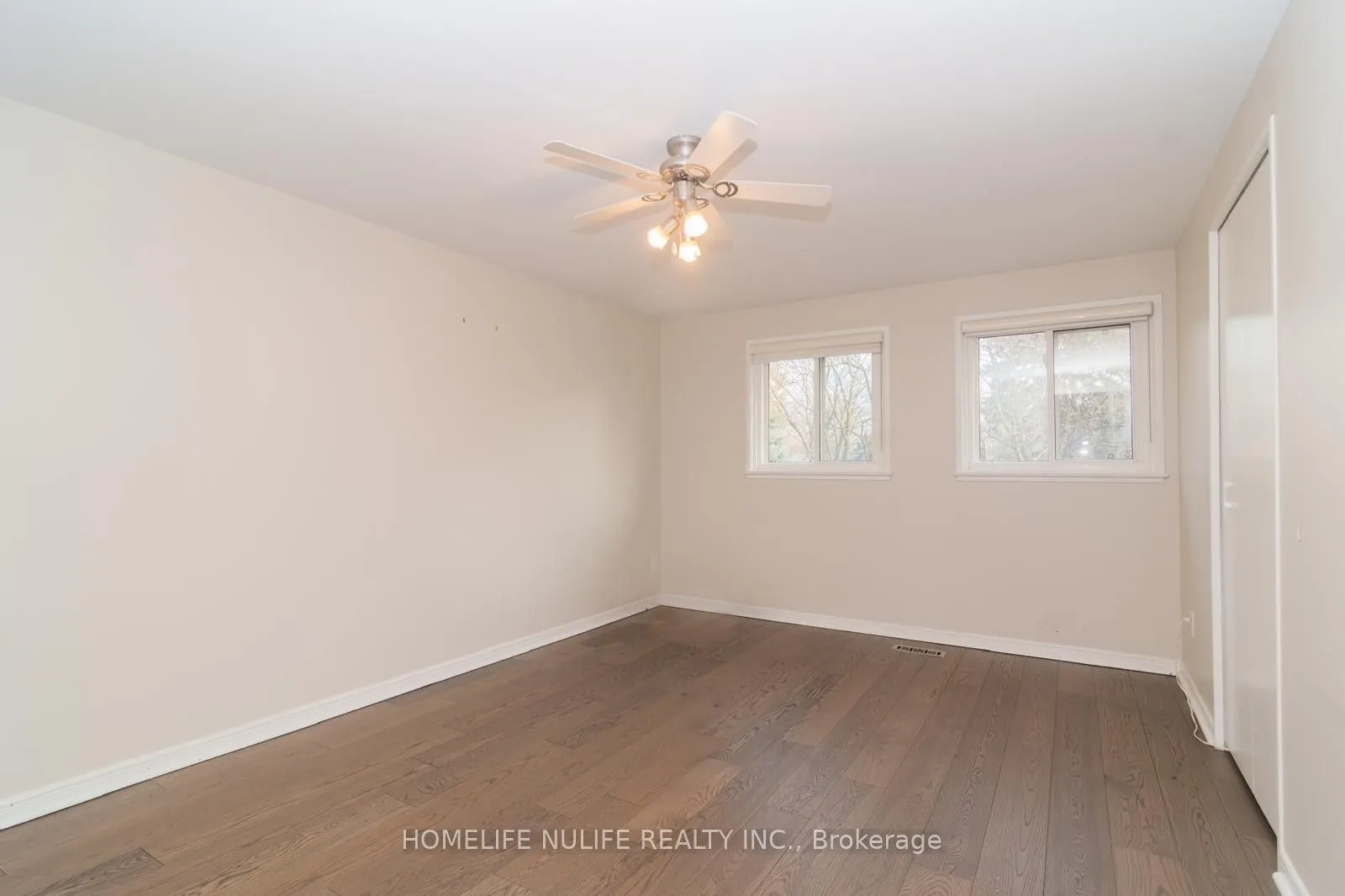 1805 Pattinson Crescent