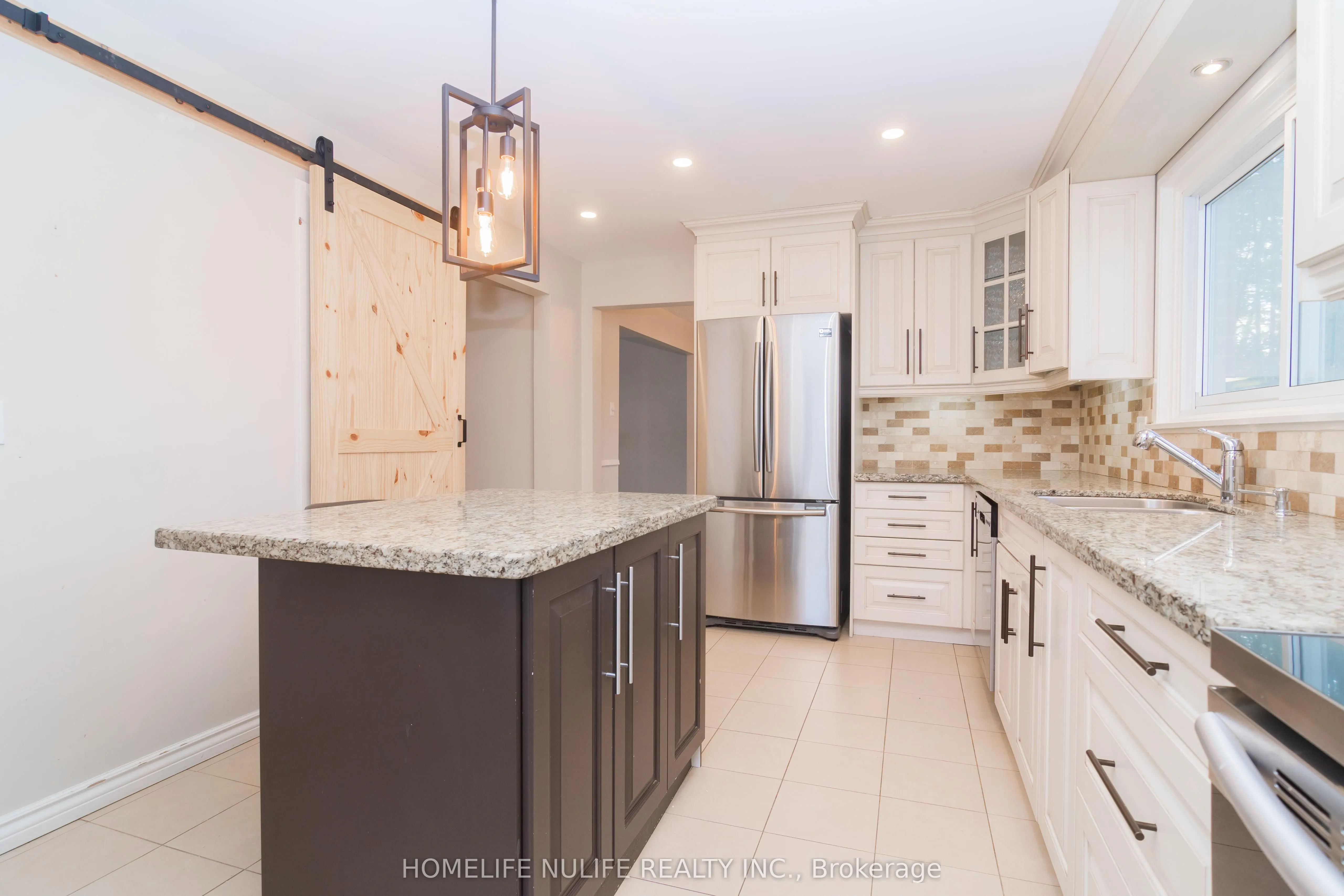 1805 Pattinson Crescent