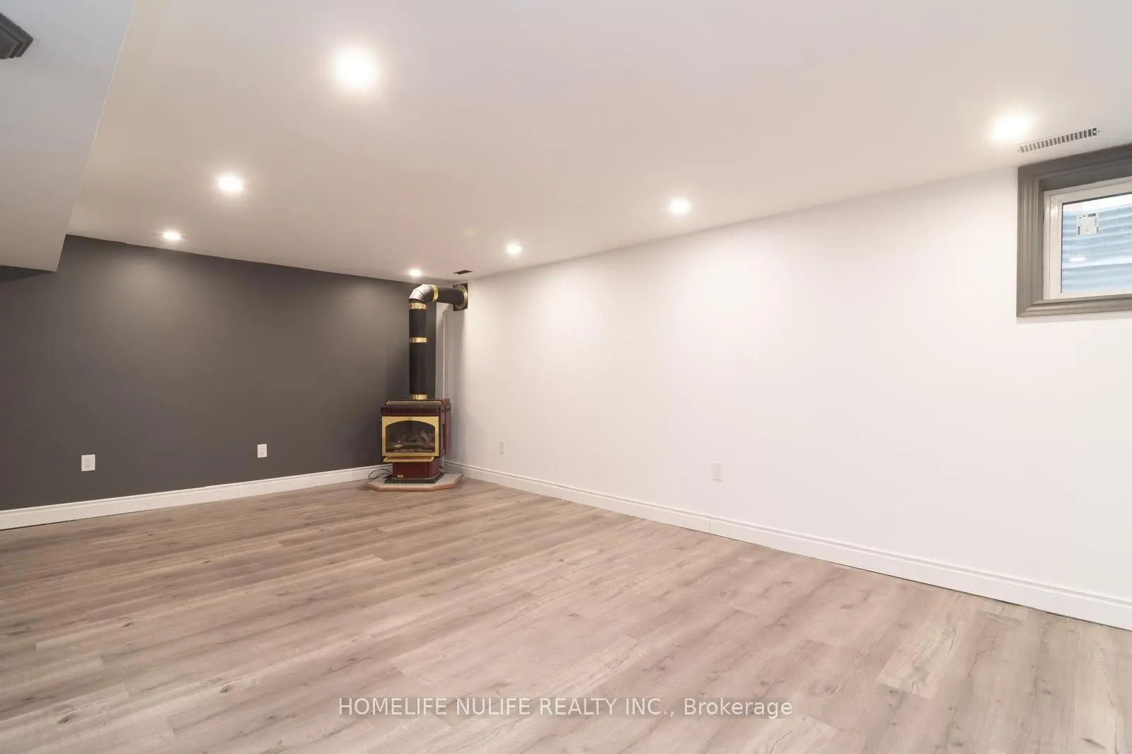 1805 Pattinson Crescent