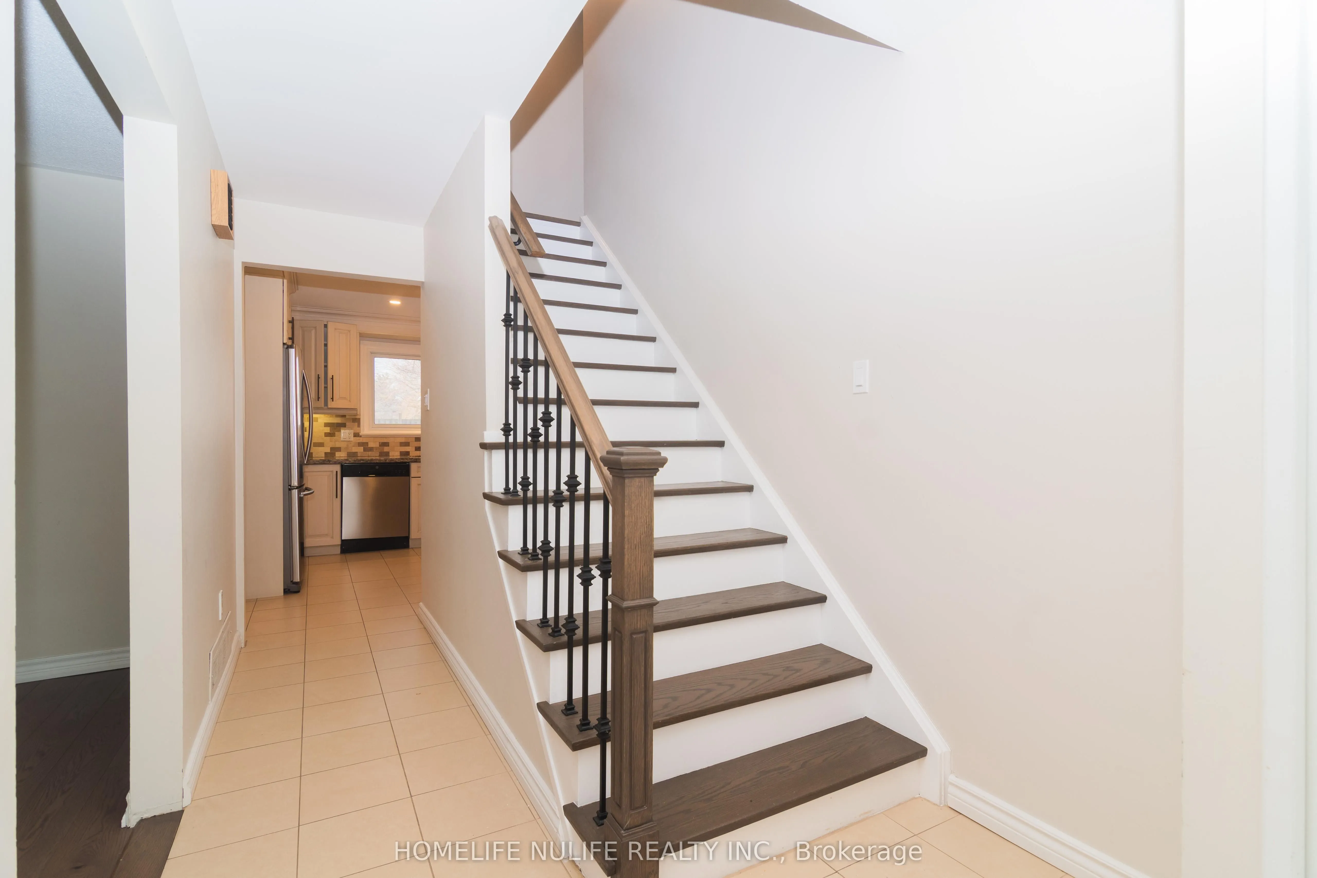 1805 Pattinson Crescent