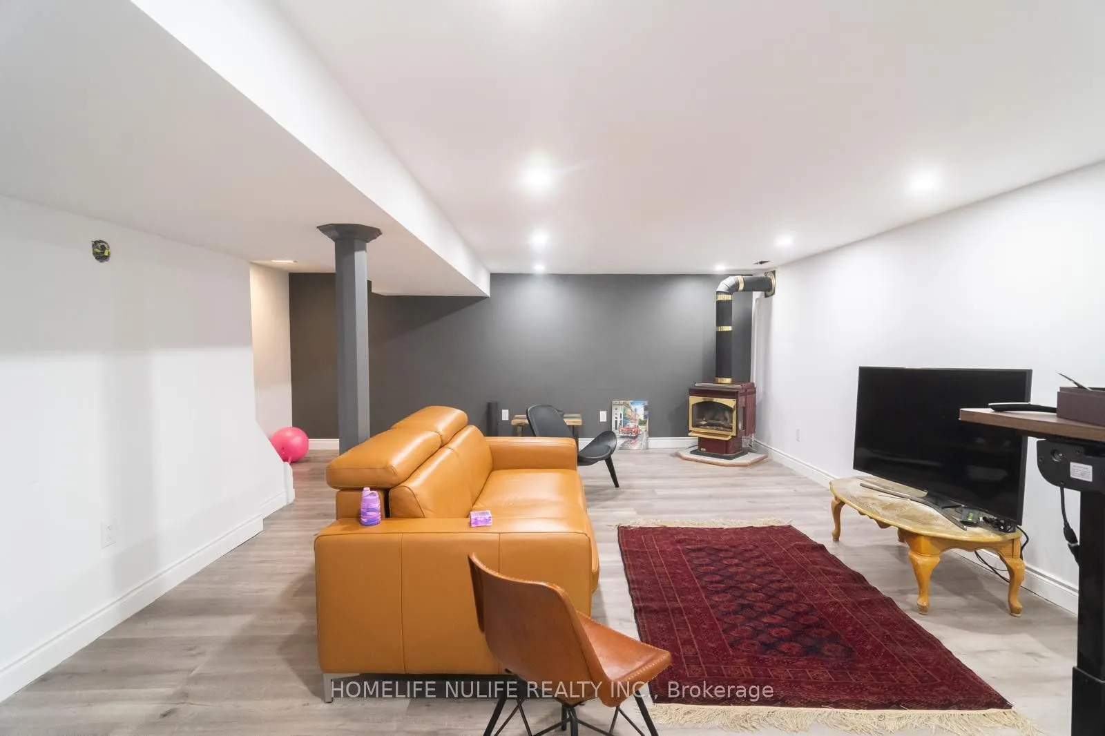 1805 Pattinson Crescent